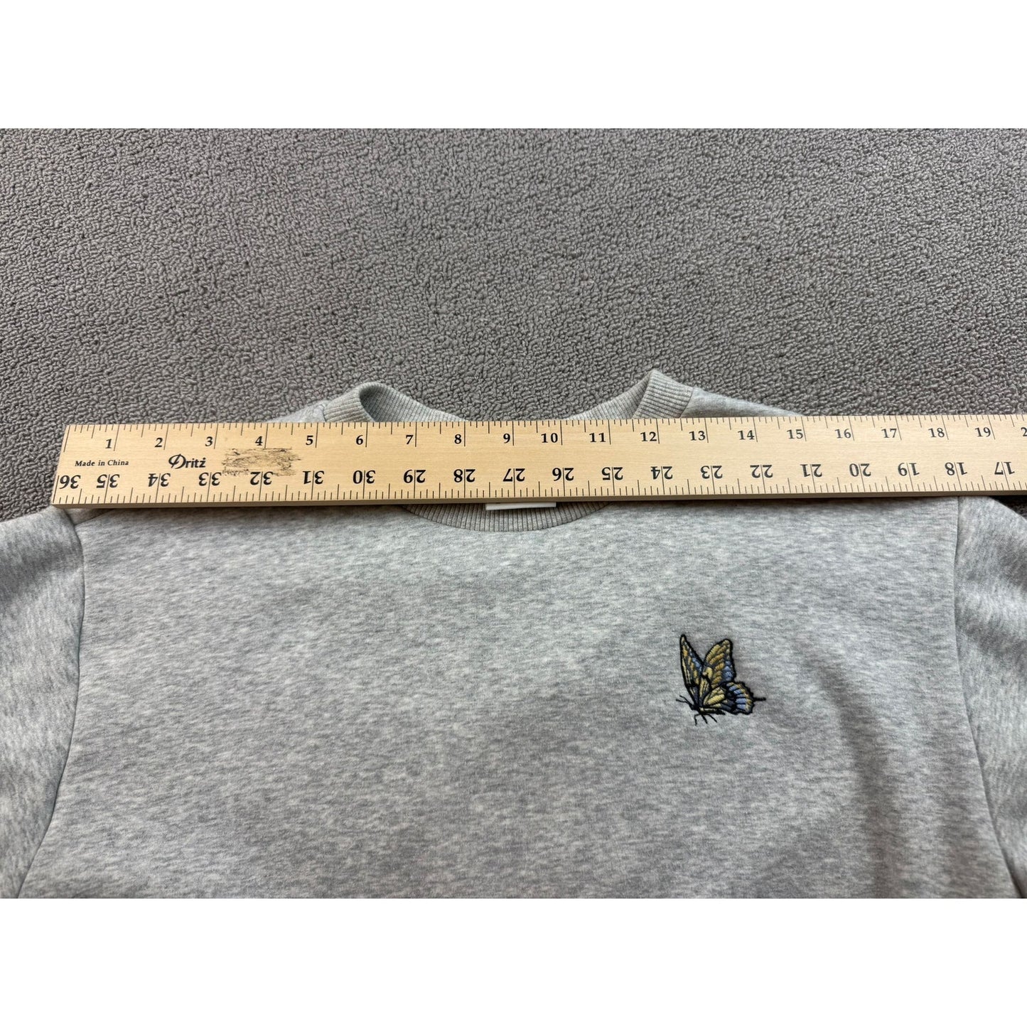 Aritzia Sunday Best Women's XS Gray Cropped Butterfly Crewneck Pullover