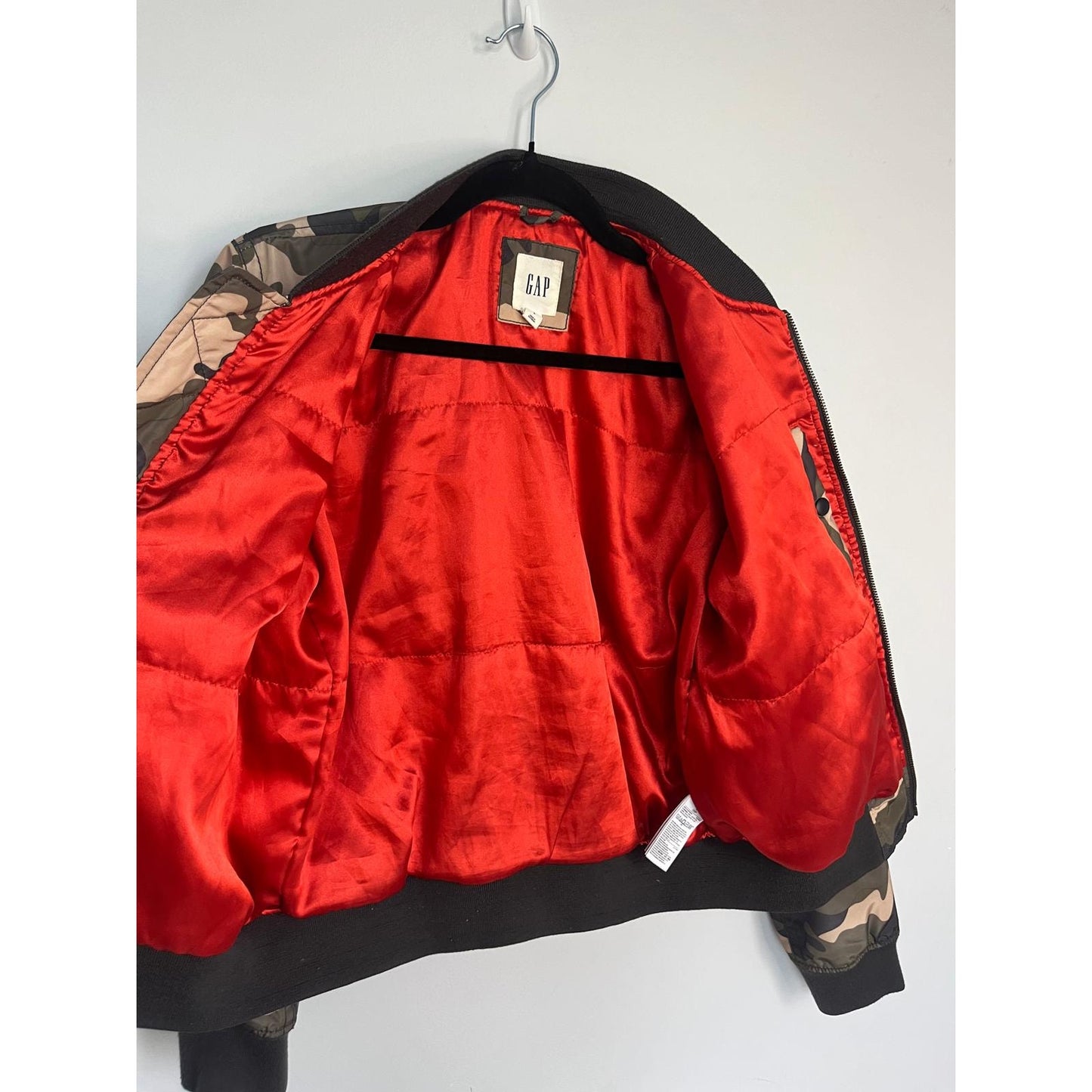GAP Camo Bomber Jacket Women Small Reversible Red Lining Lightweight
