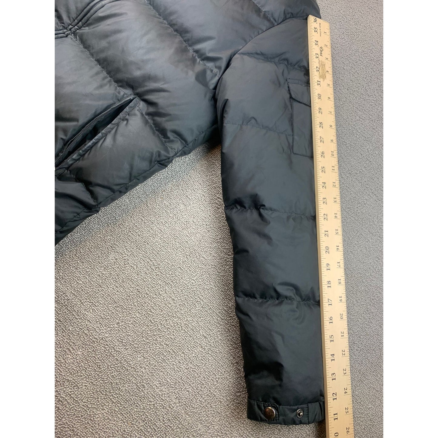 Theory Mens Size Small Down Puffer Full Zipper Black Jacket