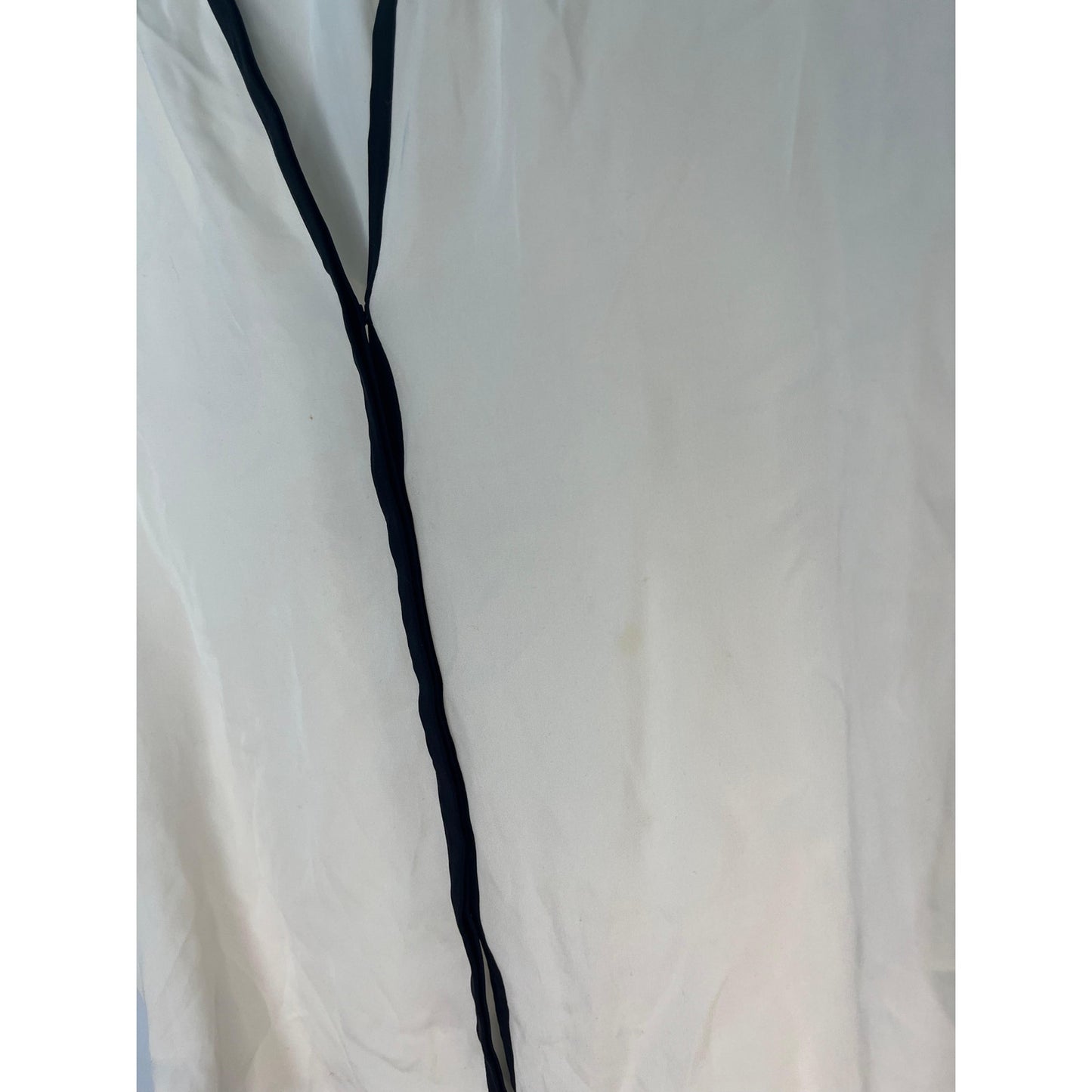 Vince Blouse Women Small Ivory Black Silk V Neck Contrast Trim Short Sleeve