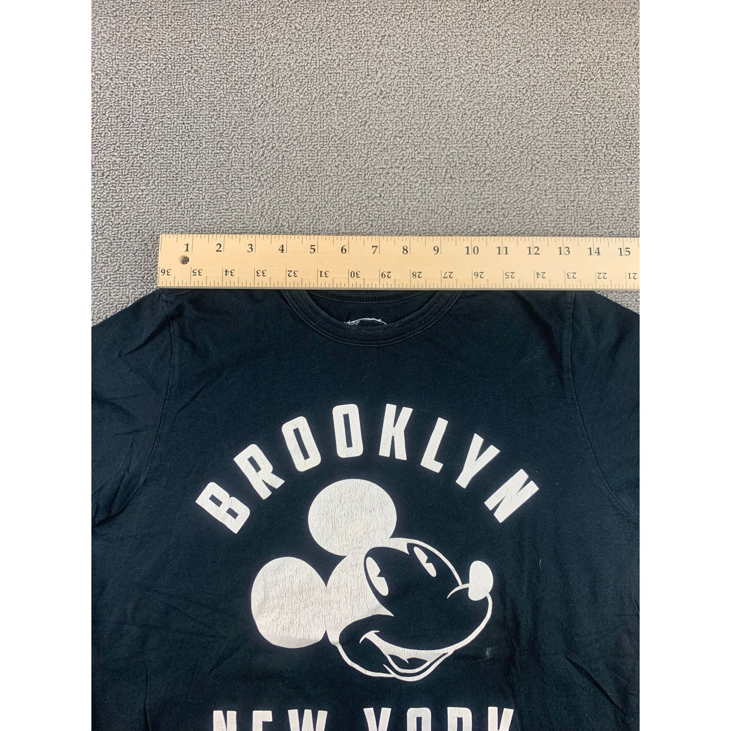 Disney Women Medium Dark Green Brooklyn New York Mickey Mouse T-Shirt 2010's
