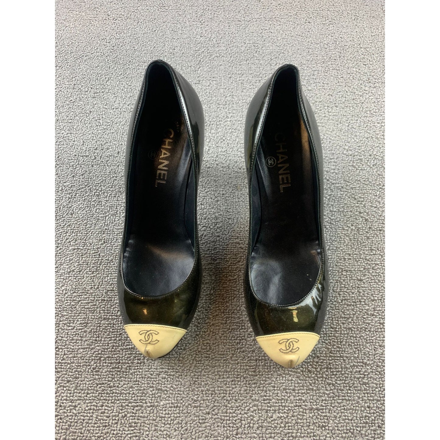 Authentic CHANEL Size 39 Women's Patent Leather Pumps in Black