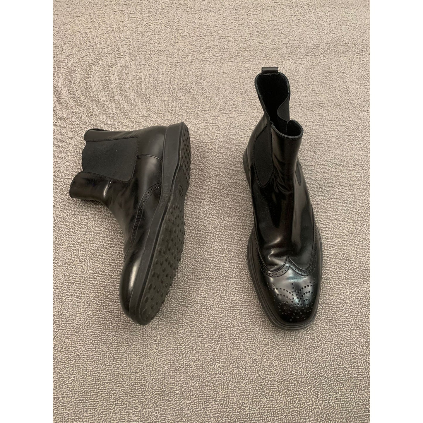 Tod's Men 9 Black Patent Leather Brogue Chelsea Boots