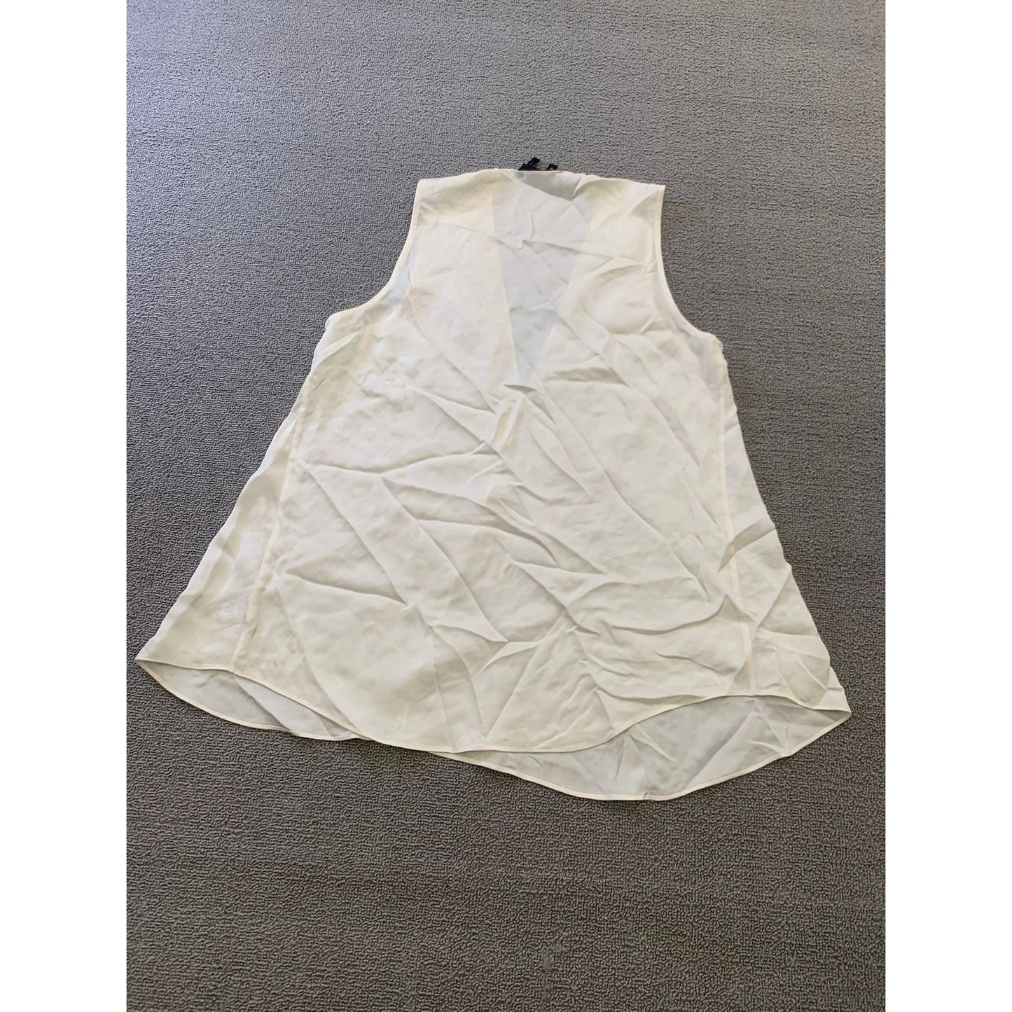 Theory Women's Medium White Cream Top Blouse Sleeveless V Neck