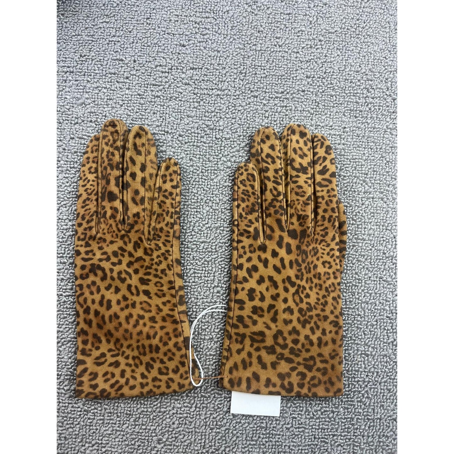 Carolina Amato Women's Size 7 Leopard Italian Shorty Silk Lining Gloves NWT