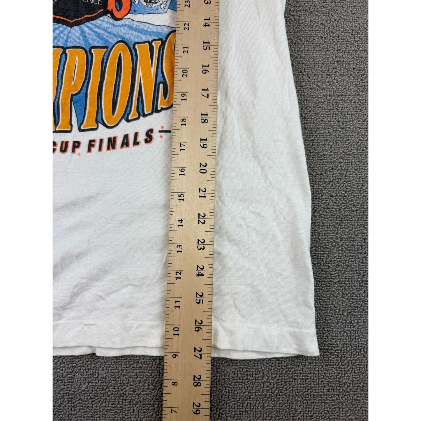 VINTAGE Pittsburgh Men's Large 1991 Stanley Cup Shirt with Single Stitch US Made