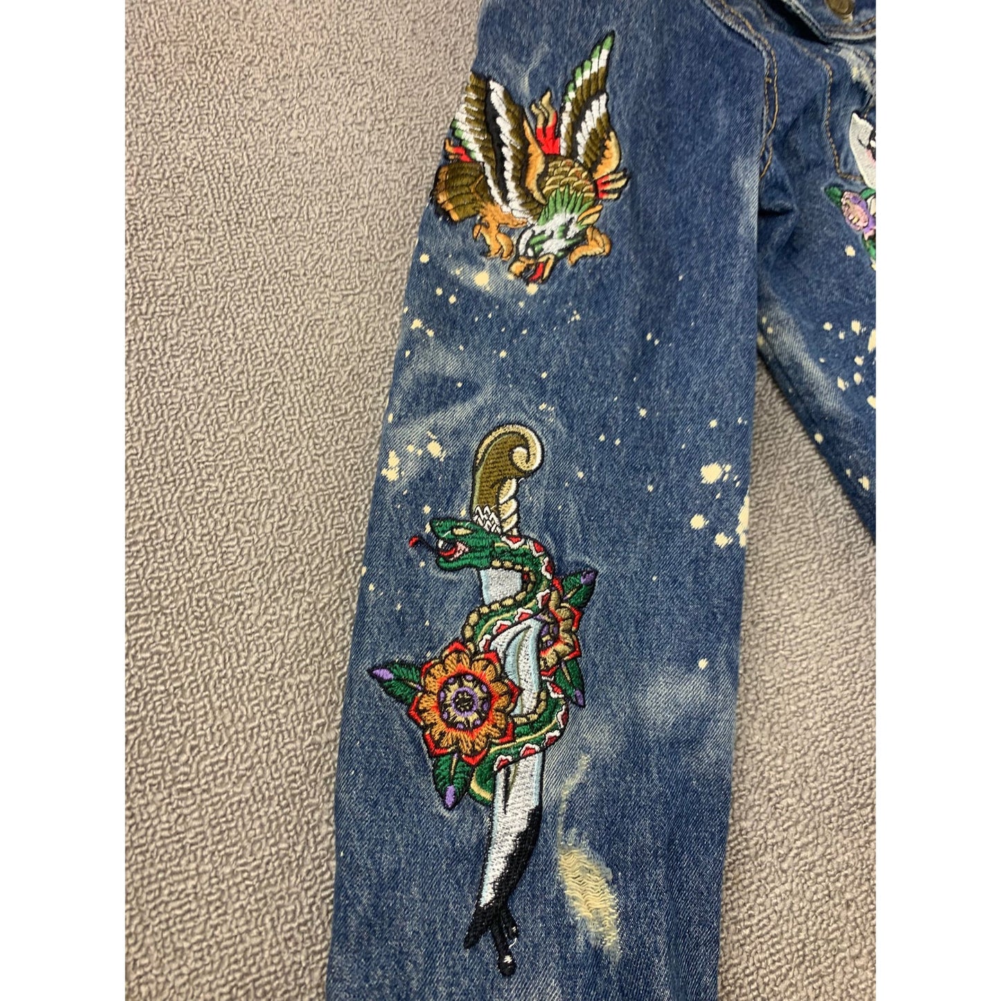 REASON NY Moto Sherpa Denim Jacket Men’s M Streetwear Embroidered Pin Up Roses