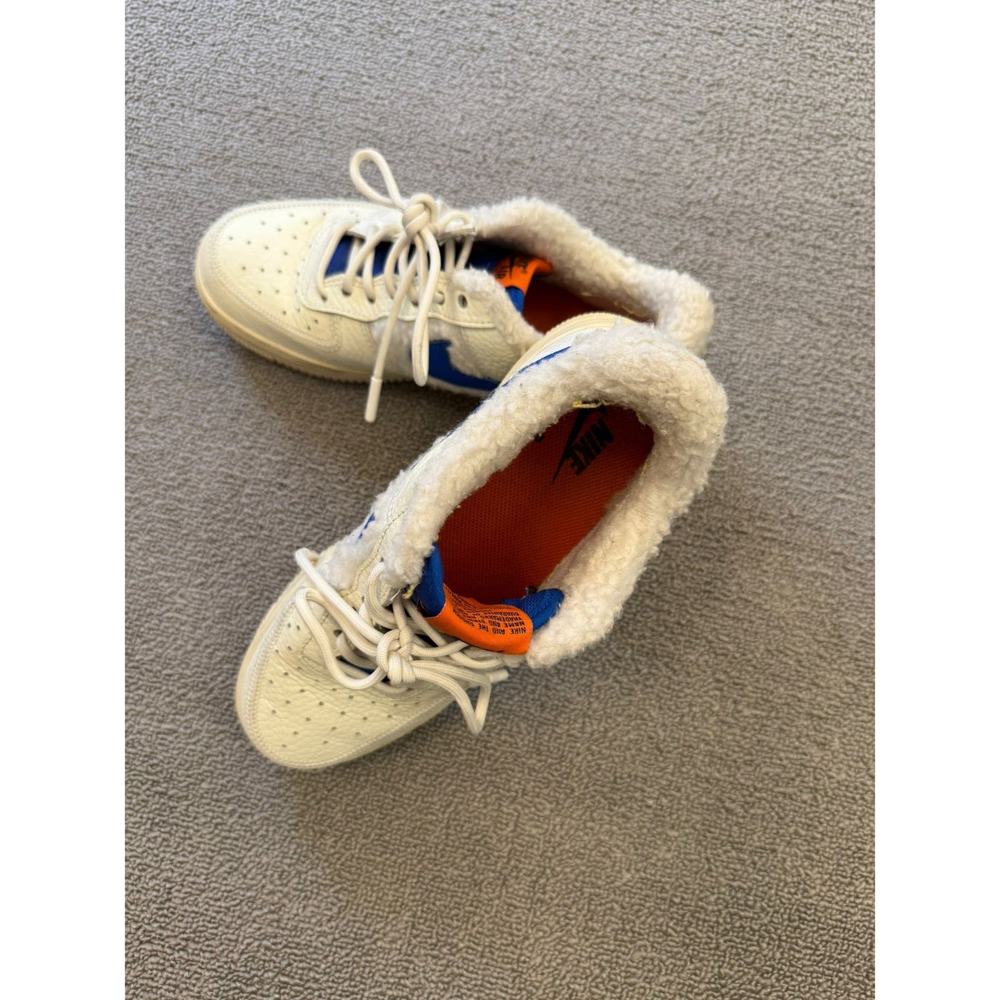 Nike Air Force 1 Women's Size 6 White Blue Sherpa Fleece Sneakers