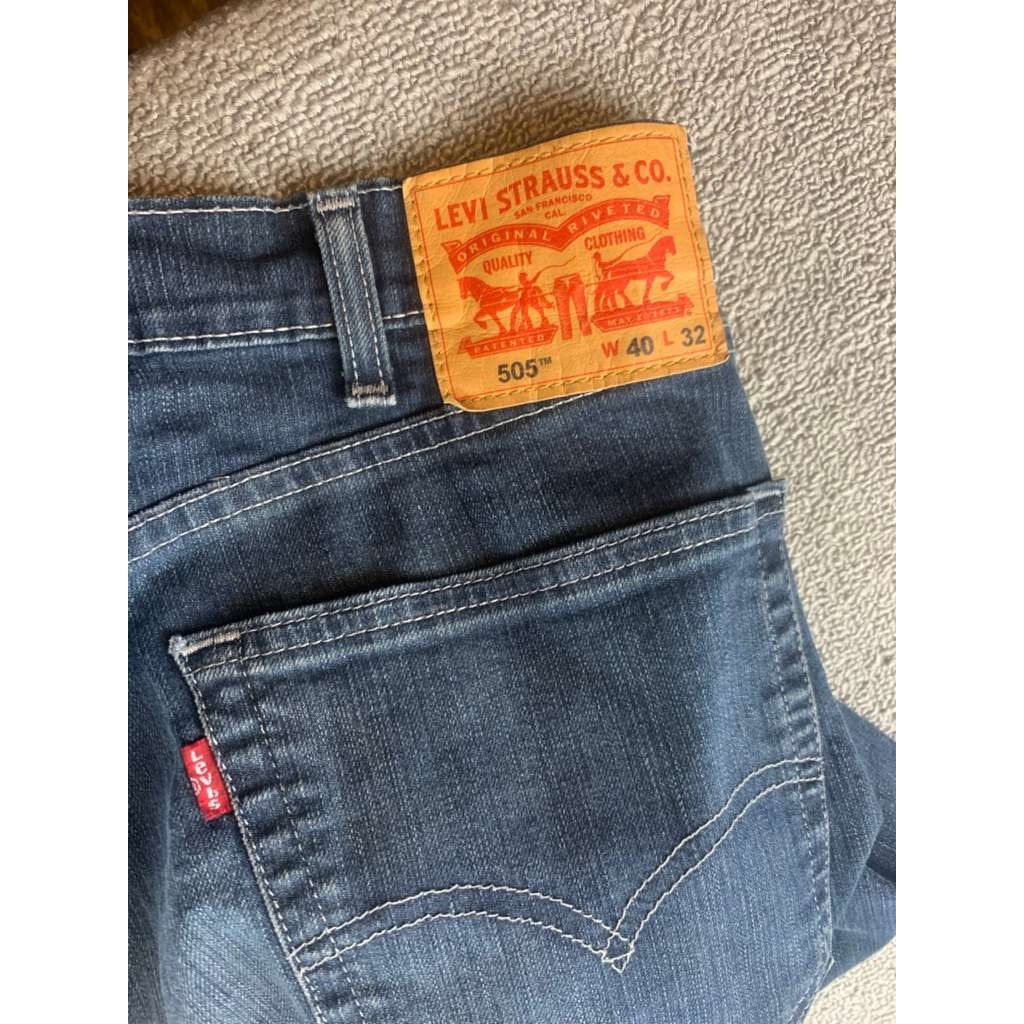 Levi's 505 Jeans Men's Size 40 X 32 Straight Denim Blue Medium Wash Distressed