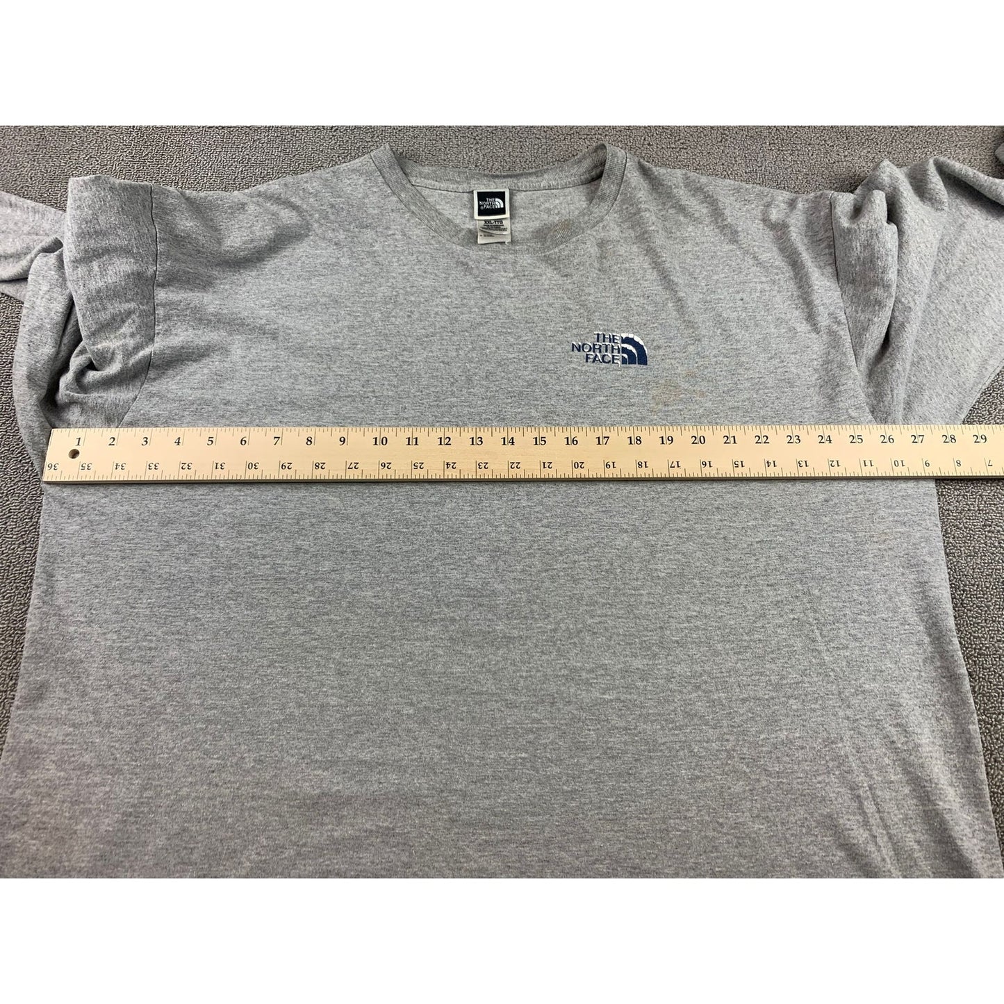 The North Face Men's XXL Gray Long Sleeve Graphic T-Shirt