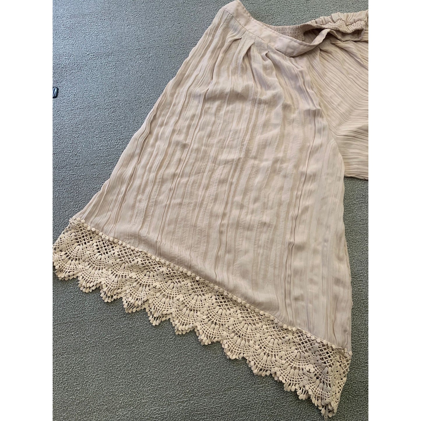 Free People Women's L Flowy Shorts Beige Cropped Culottes Crochet Lace Hem