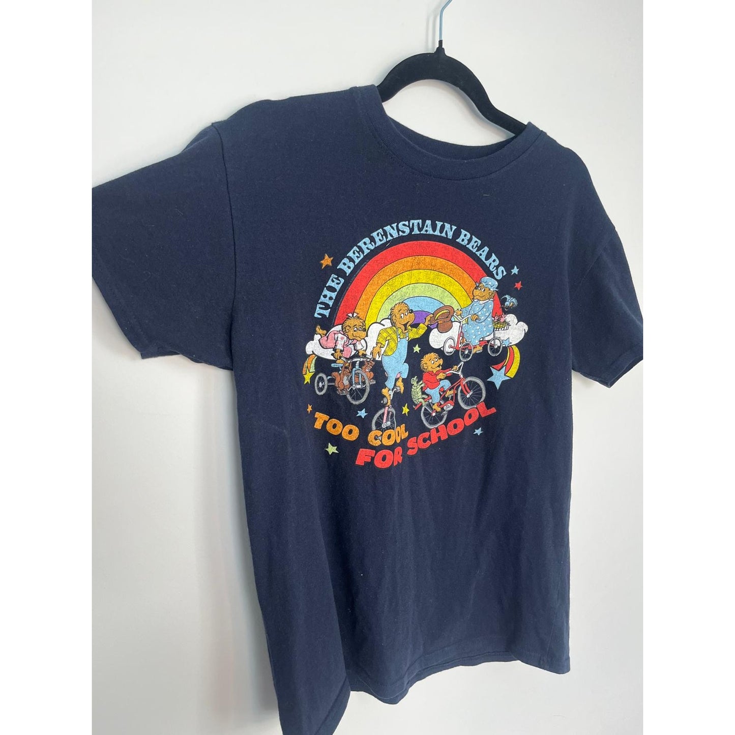 The Berenstain Bears Graphic T-Shirt Women Medium Rainbow Retro Cartoon Tee