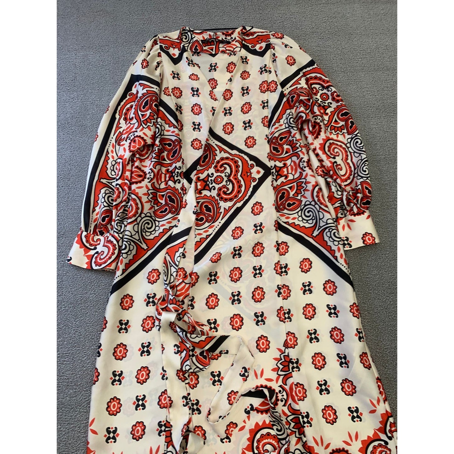 Zara Women's XS White Red Black Patterned Long Sleeve Dress