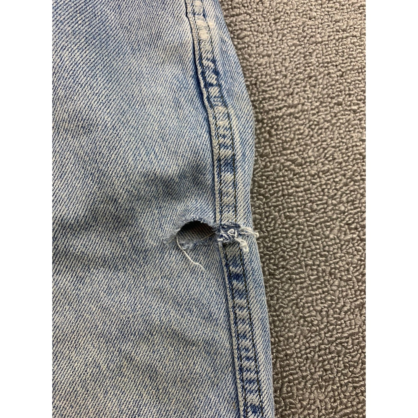 Harley-Davidson Men's 32 Light Wash Frayed Hem Denim Shorts Biker (90s–Y2K)