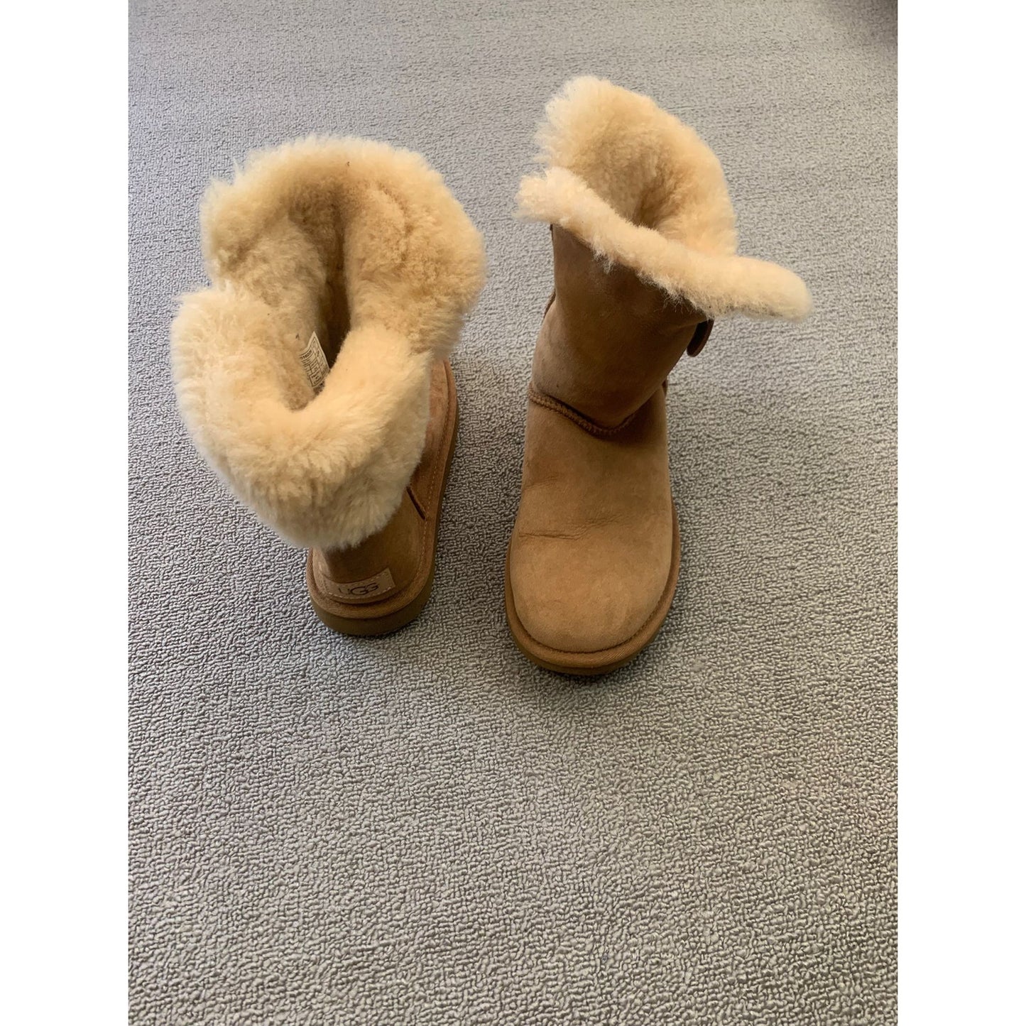 UGG Women US 7 Brown Suede Fur Classic Short Boots