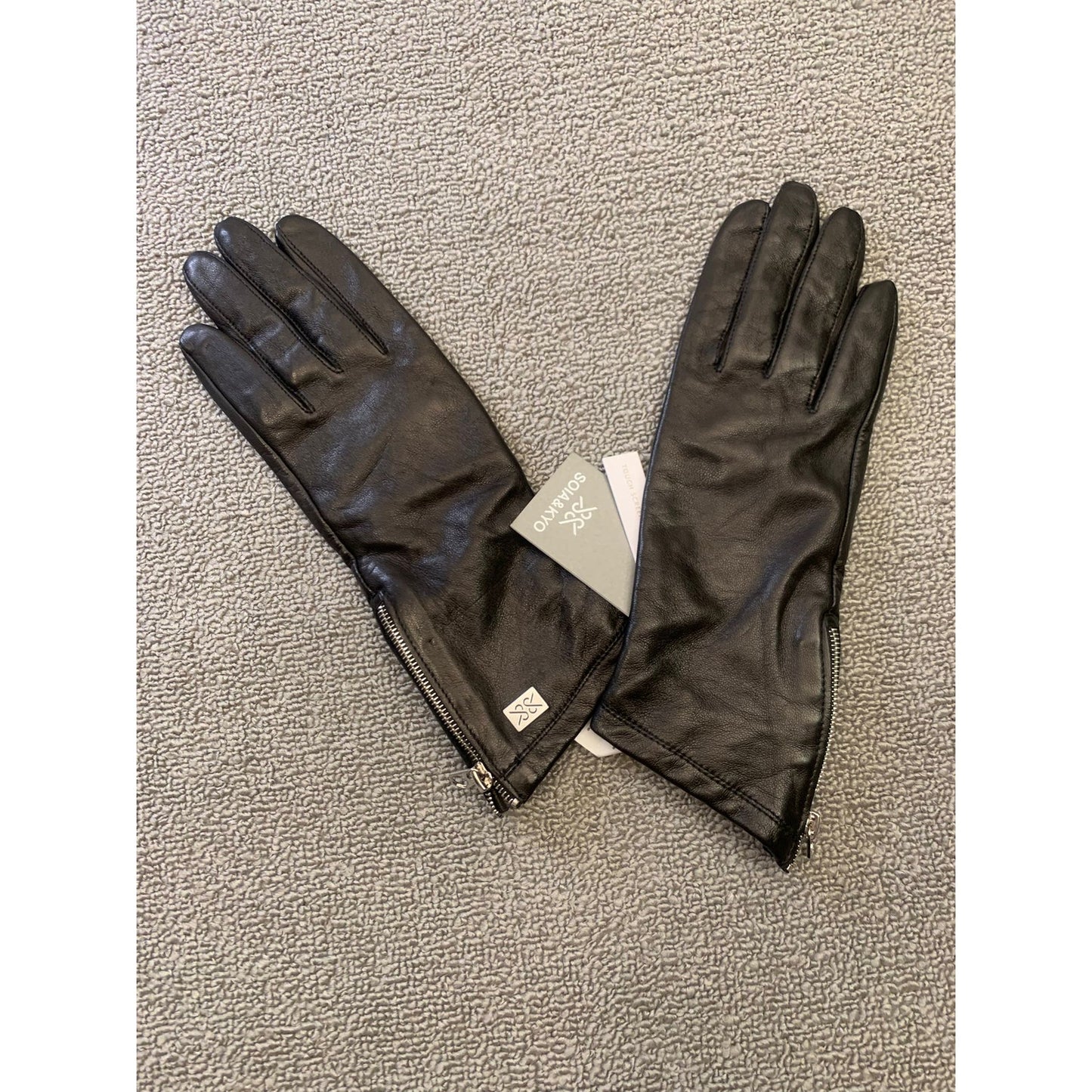 Soia & Kyo Women M Black Leather Zipper Gloves