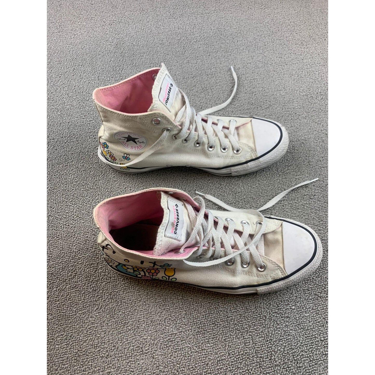 Converse Chuck Taylor Women 10 White Hello Kitty Chuck Taylor High Top Sneakers