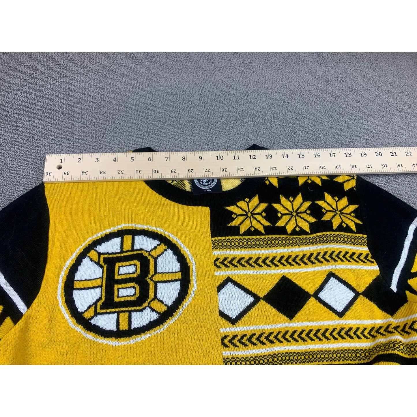 NHL Men's XL Yellow Black Boston Bruins Ugly Christmas Sweater