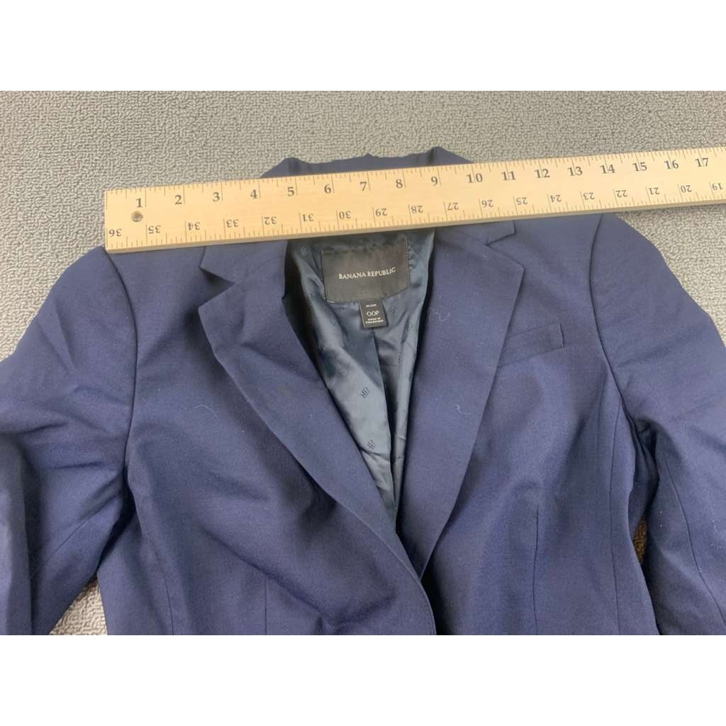 Banana Republic Women's Size 00 Petite Blue Wool Blend Two-Button Blazer