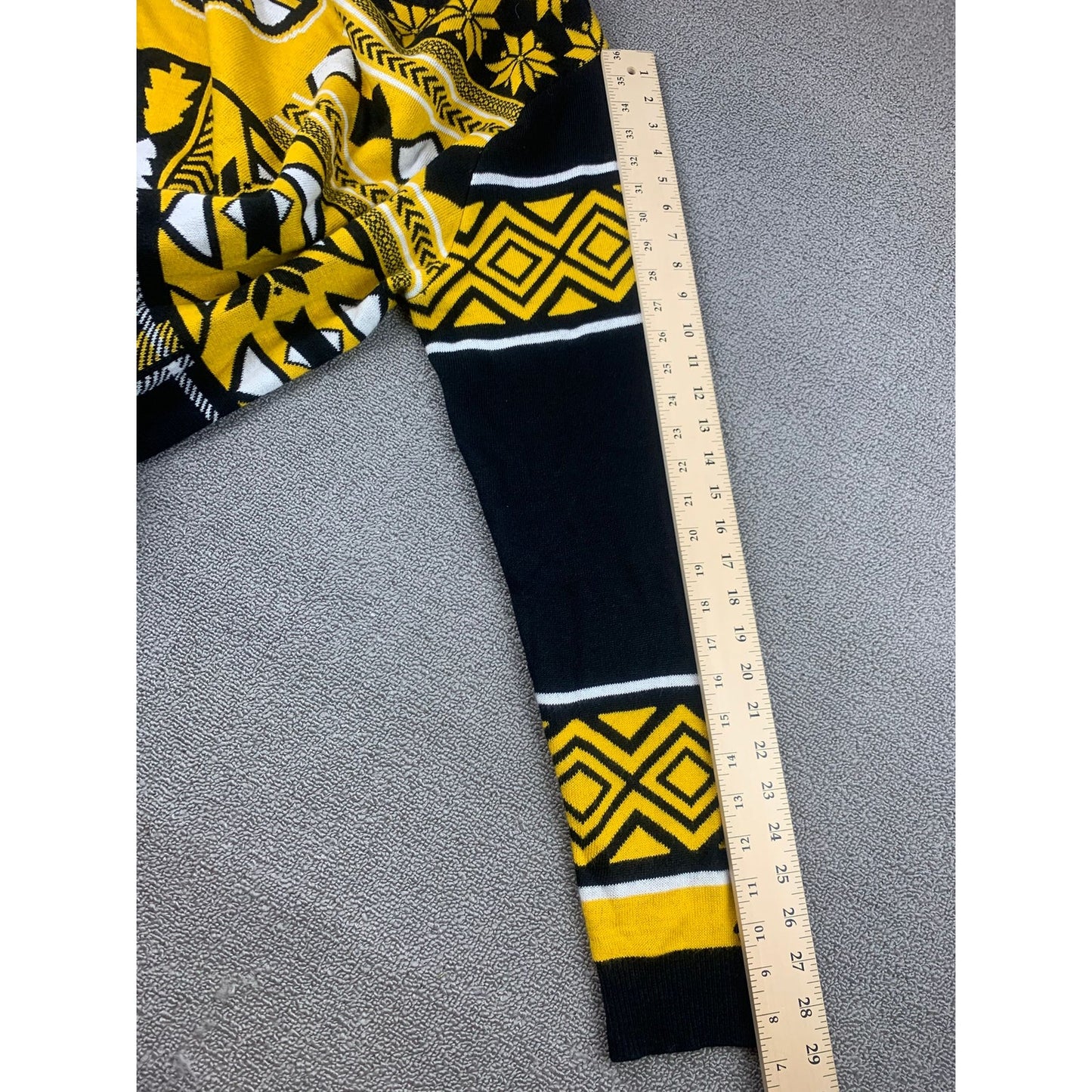 NHL Men's XL Yellow Black Boston Bruins Ugly Christmas Sweater
