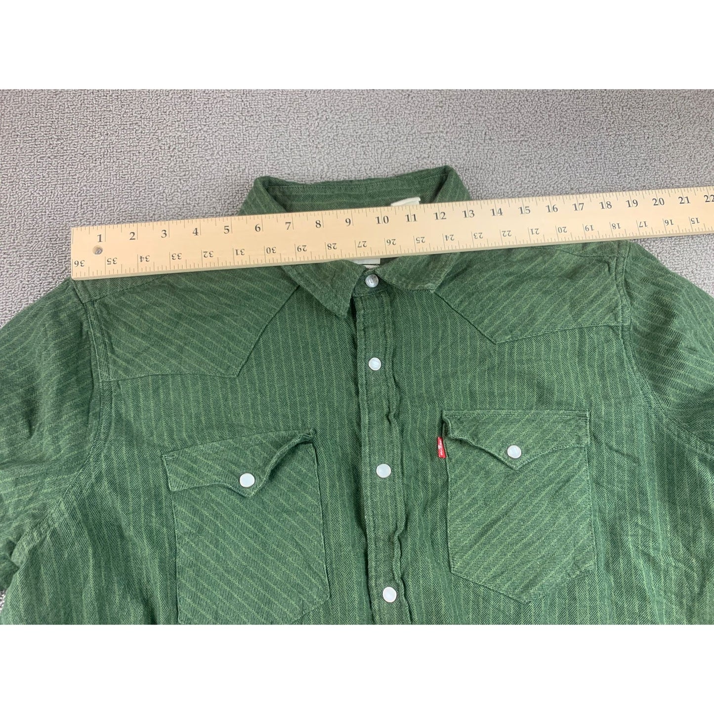 Levi's Men's Size XL Flannel Western Shirt with Green Stripes and Pearl Snaps