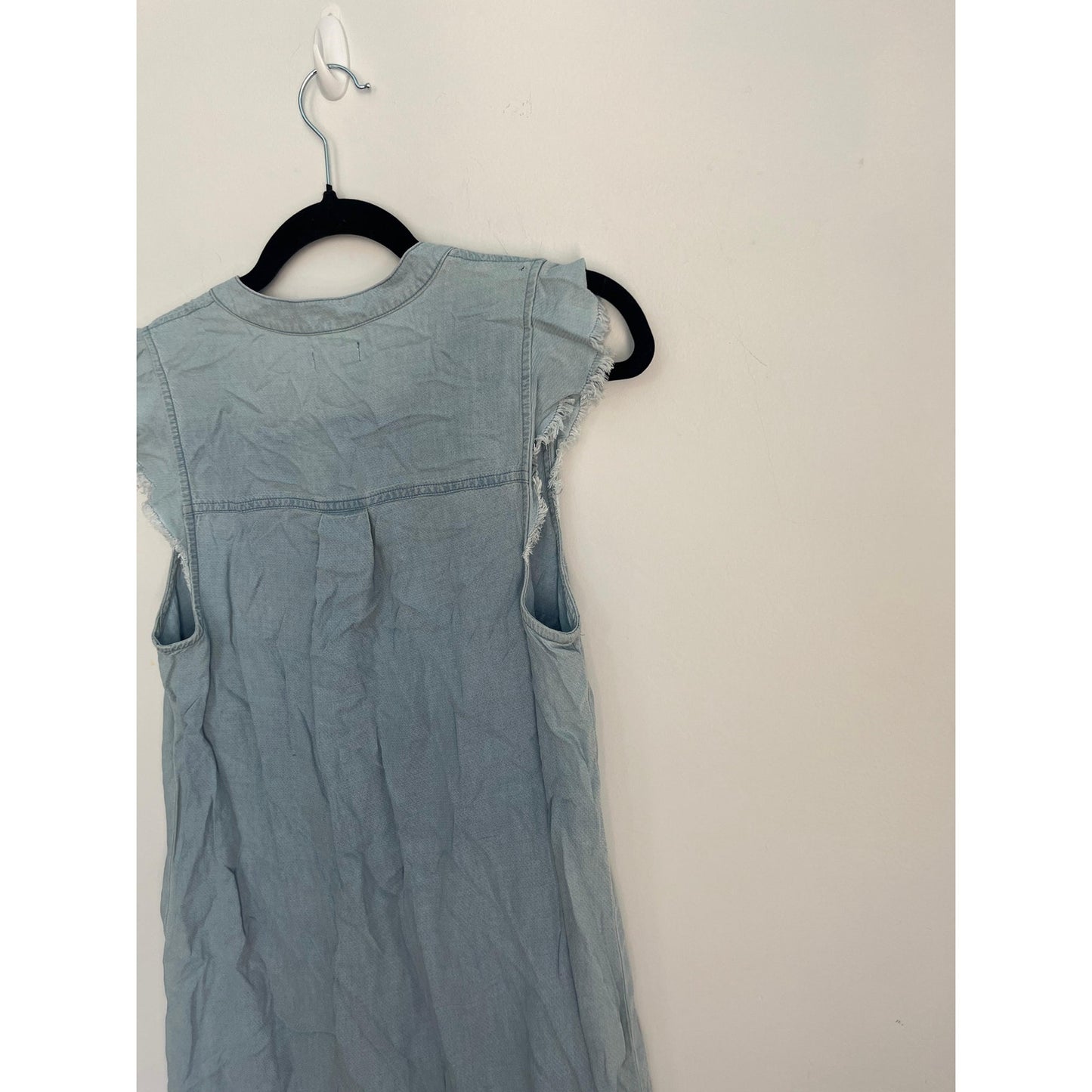 Splendid Sleeveless Henley Dress Women XS Blue Chambray Frayed Hem Casual