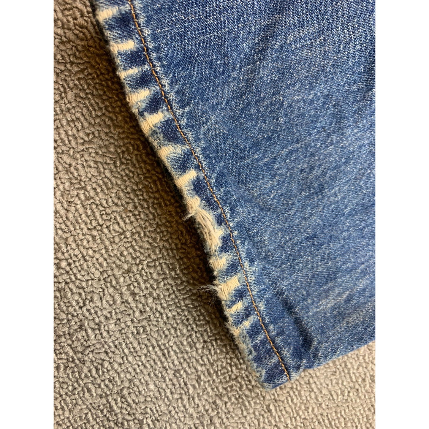 Levi’s Jeans Women’s Size 26 Low Pro Straight Leg Medium Wash Denim