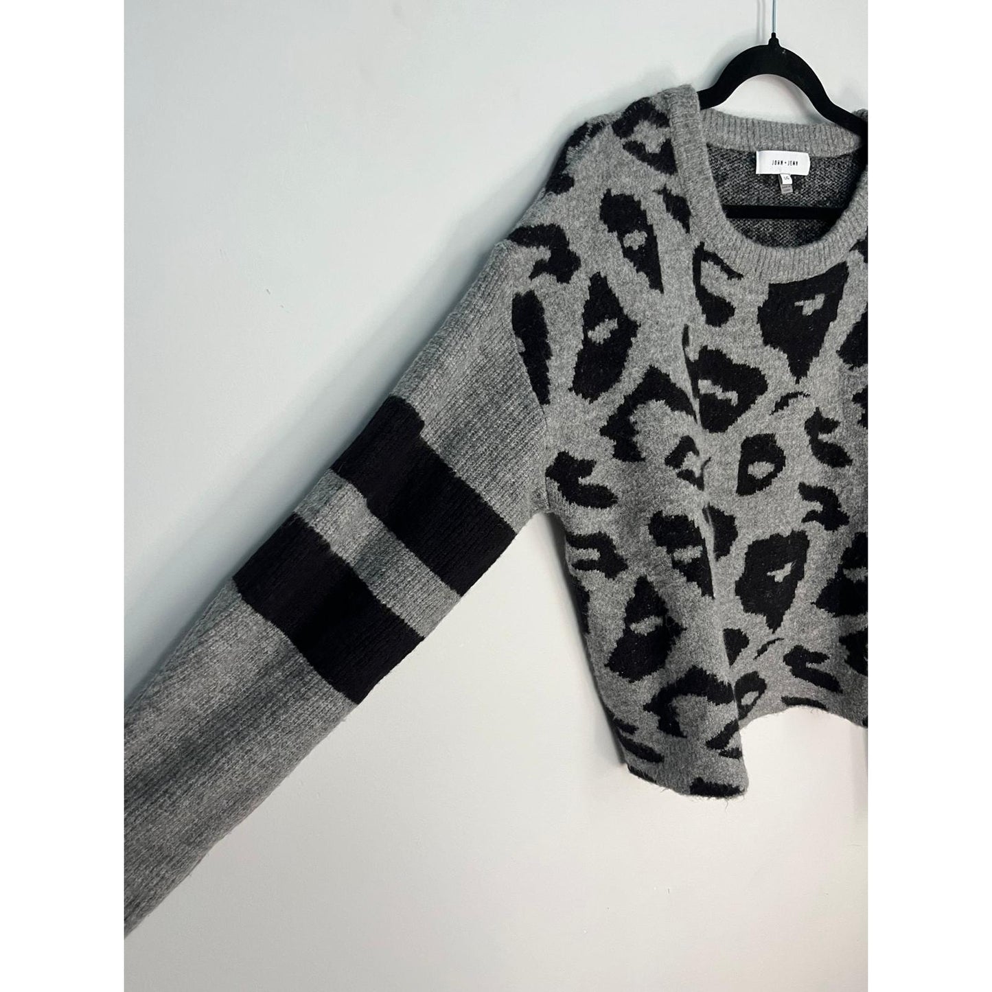 John + Jenn Sweater Women L Gray Leopard Stripe Knit Pullover Fuzzy Cozy