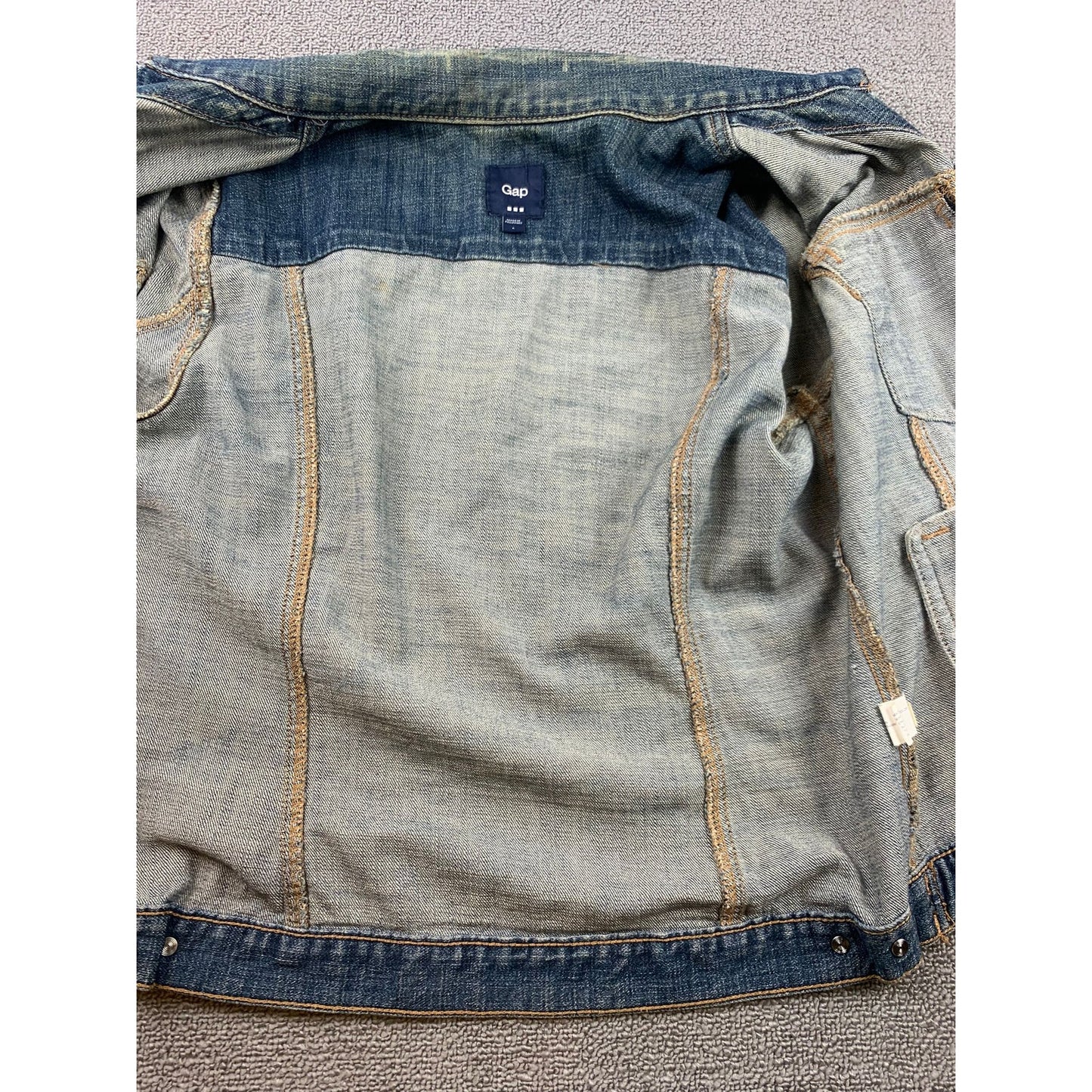 Vintage Y2K Gap Women's Large Blue Washed Distressed Fit Denim Jacket