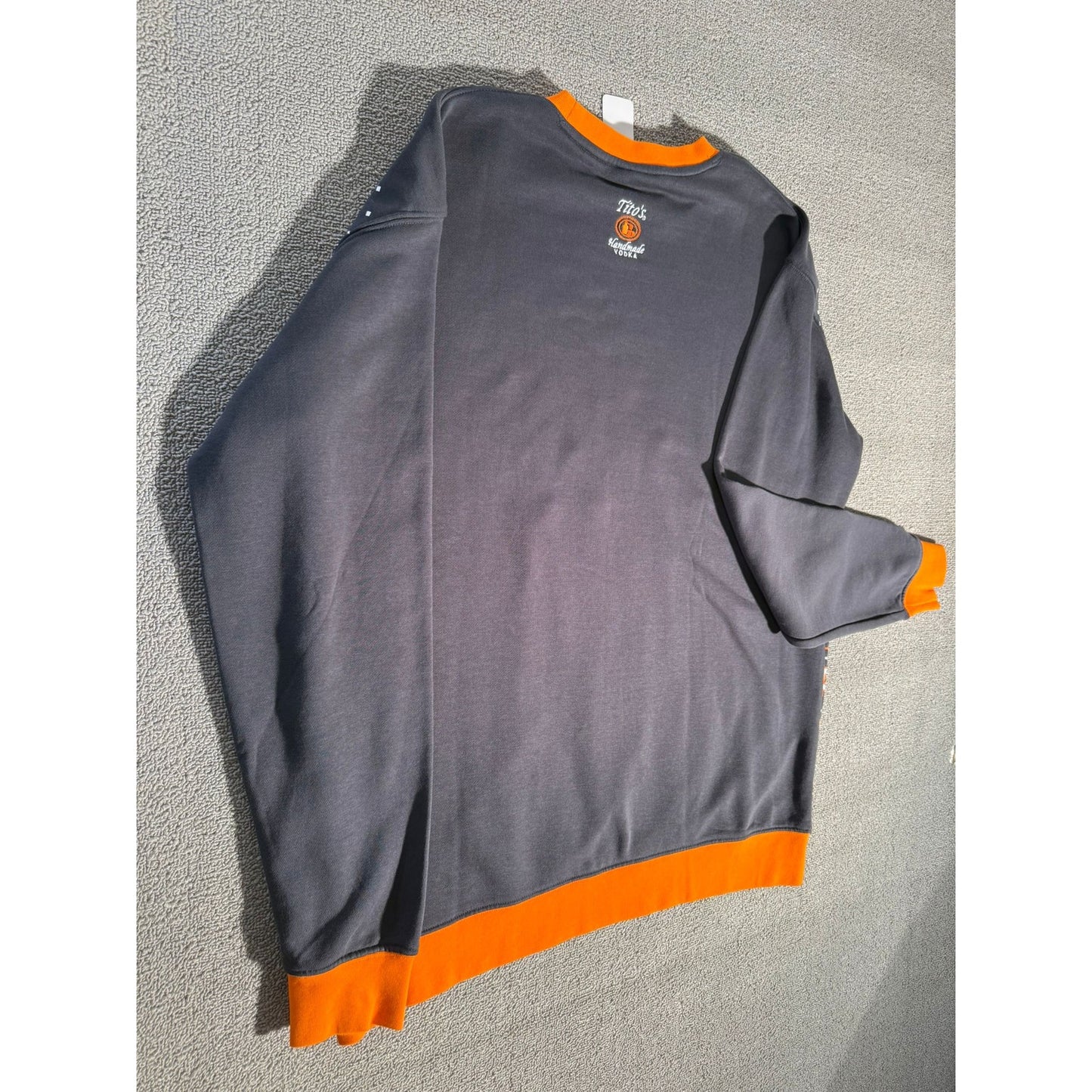 Tito’s Vodka Graphic Crewneck Sweatshirt Men XL Ugly Christmas Orange Holiday