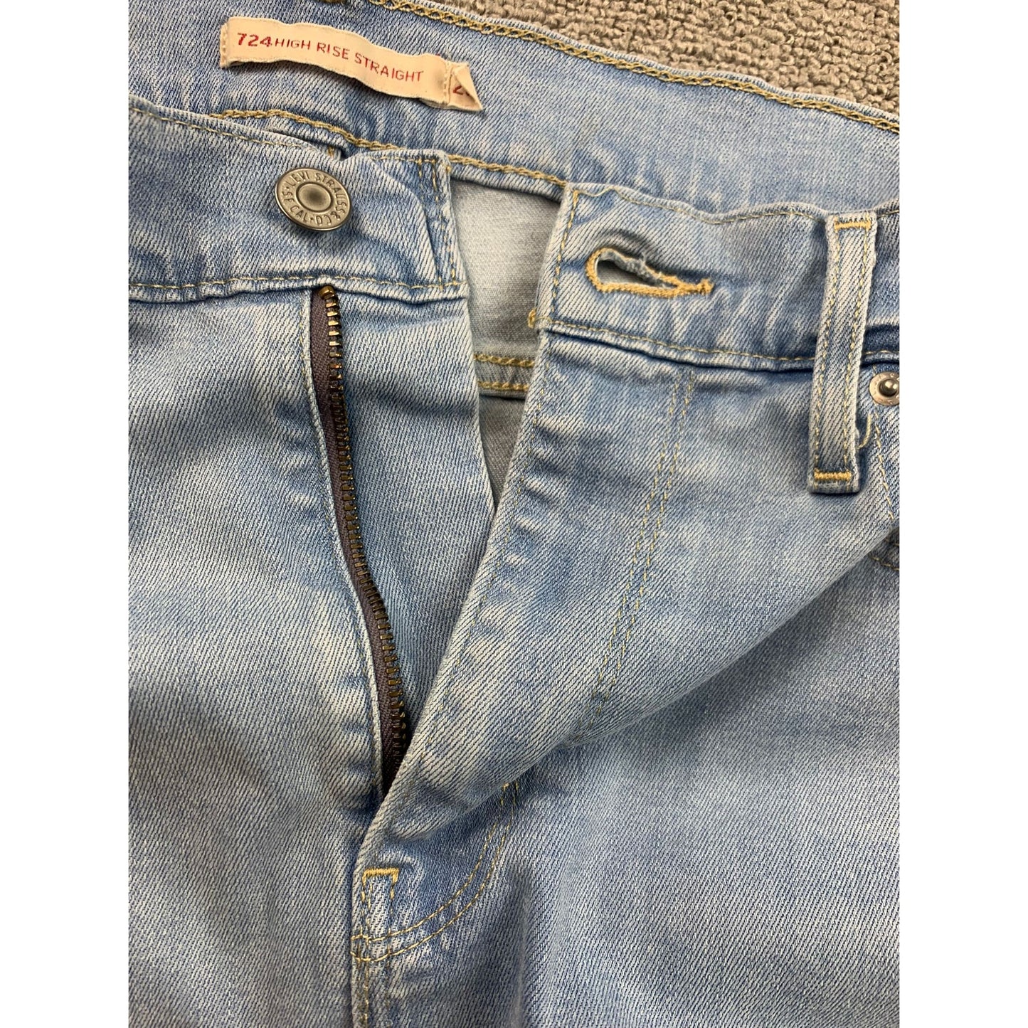Levi's Women's 29x28 724 High Rise Light Wash Premium Jeans