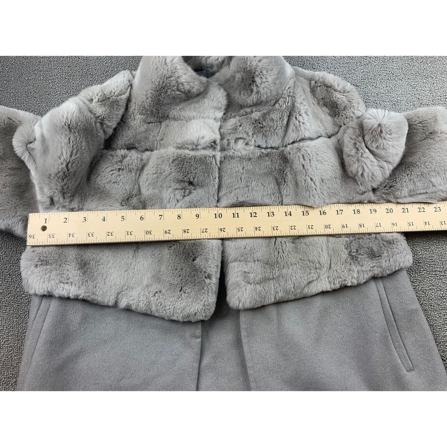 Diana Rosh New York Gray Coat Size XS %100 DOUBLE PLY WOOL WITH REX RABBIT