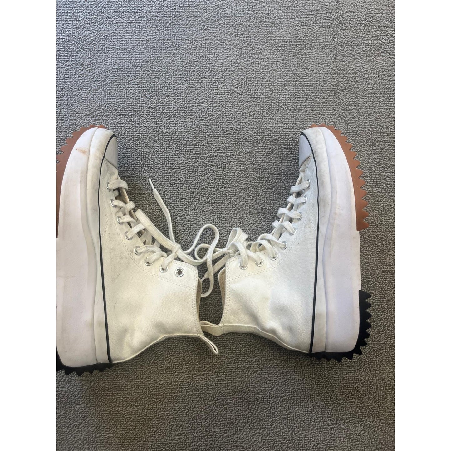 Converse Chuck Taylor Men's 7.5 White High-Top Sneakers