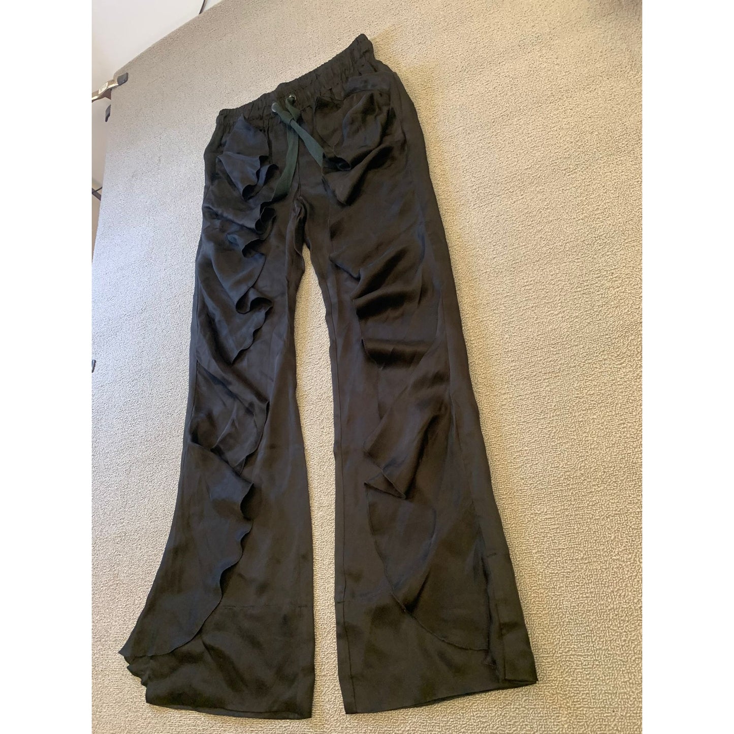 CINQ À SEPT Women's 57a Larkin Ruffle Satin Wide Leg Pants Small Black