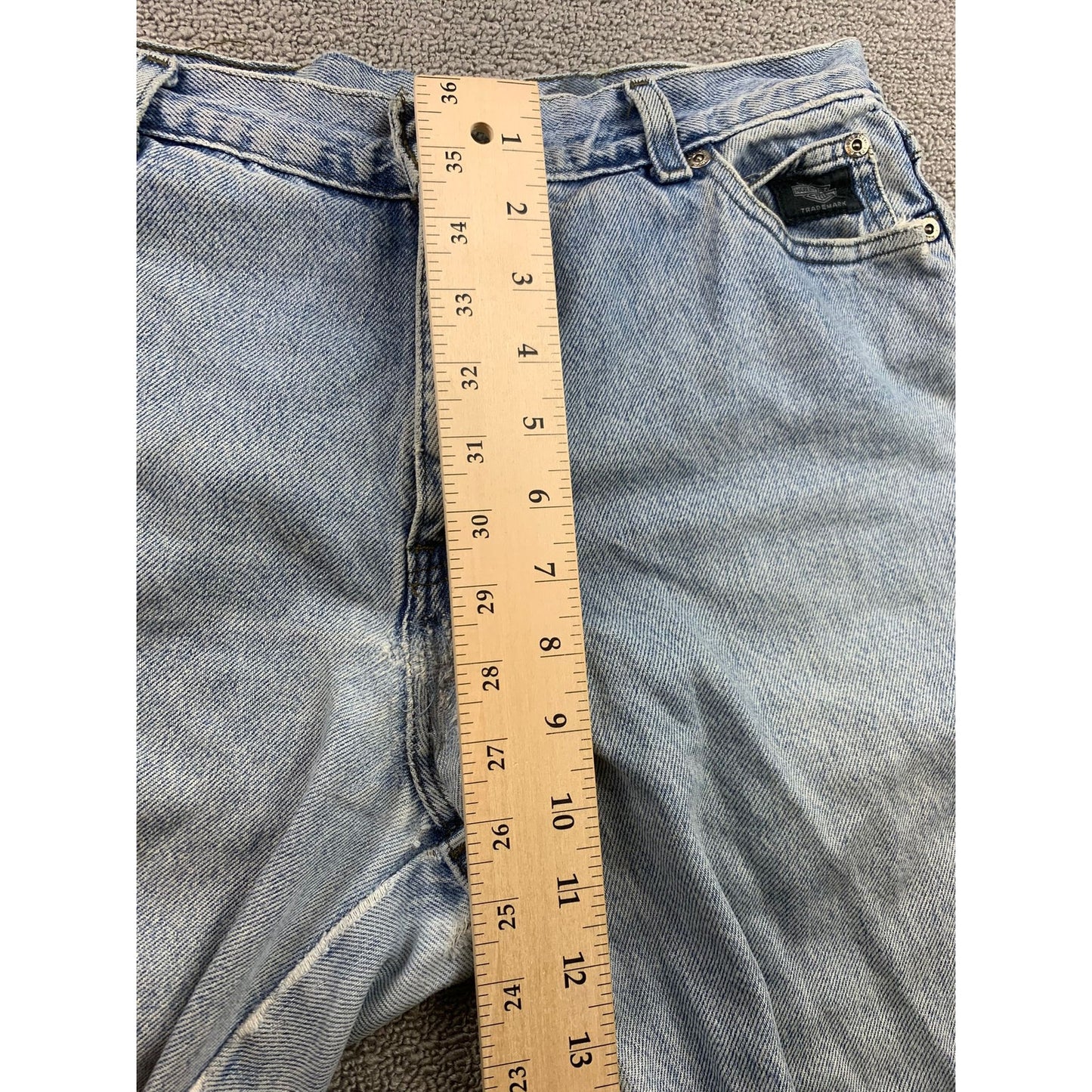 Harley-Davidson Men's 32 Light Wash Frayed Hem Denim Shorts Biker (90s–Y2K)