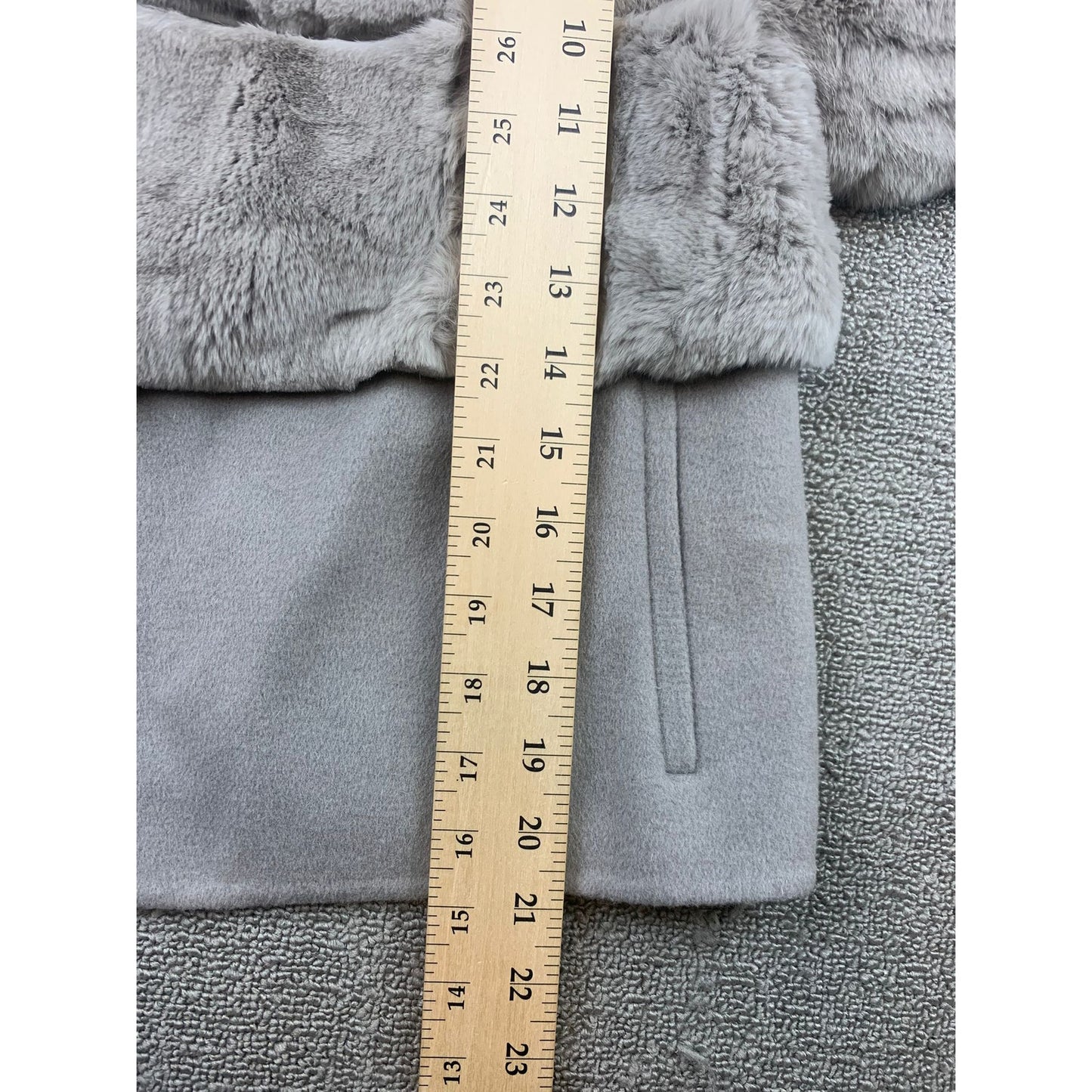 Diana Rosh New York Gray Coat Size XS %100 DOUBLE PLY WOOL WITH REX RABBIT