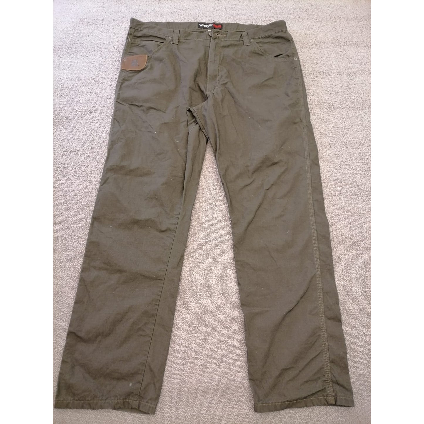 Wrangler 42x34 Male Olive Green 100% Cotton Utility Fit Durable Everyday Pants