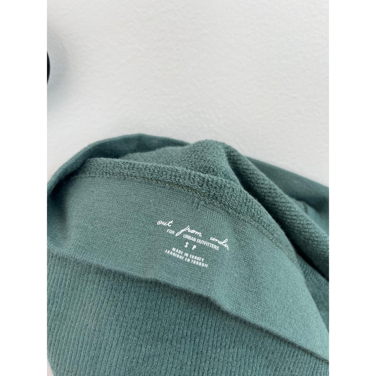 Out From Under Crop Tank Top Women S Green Ribbed Minimalist Y2K