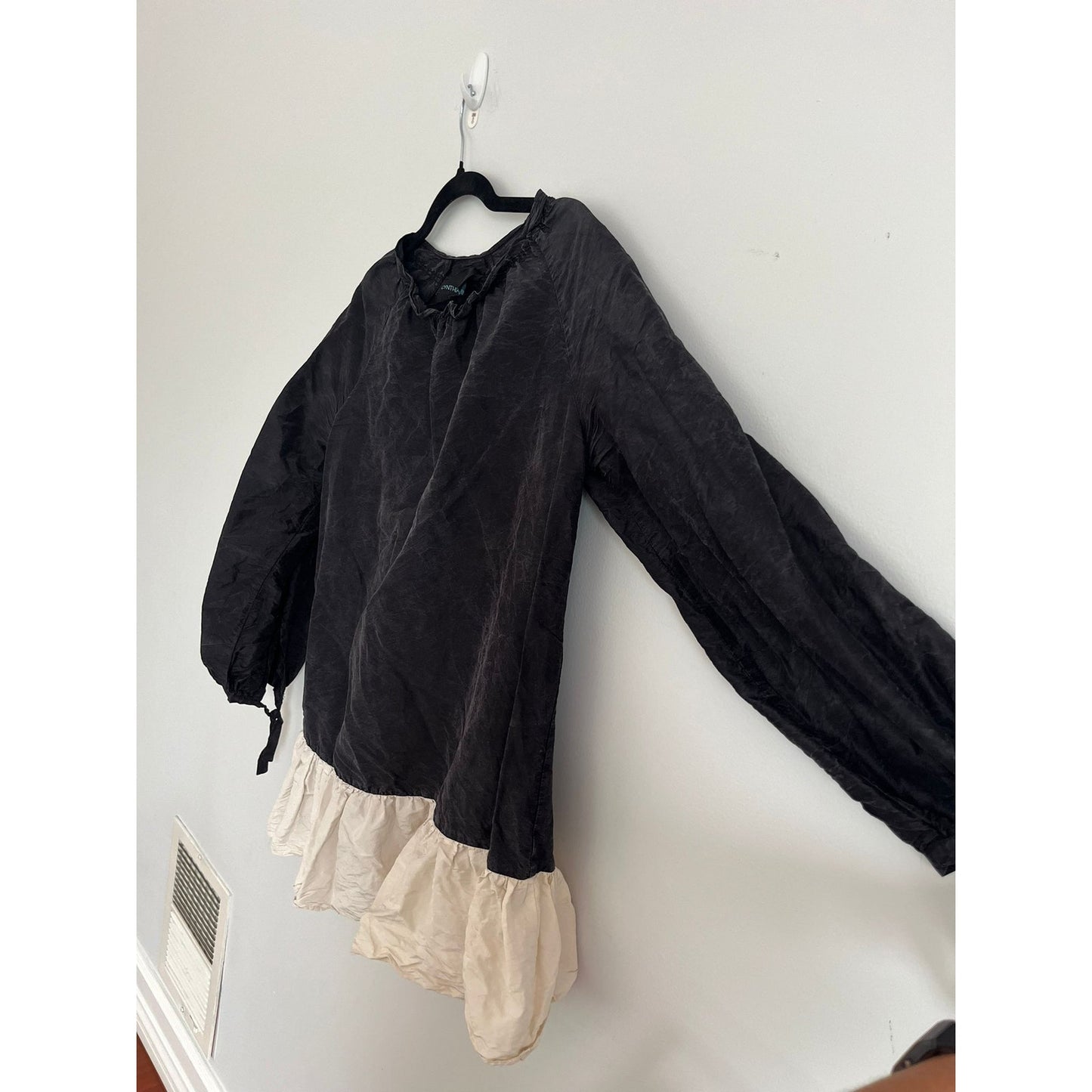 Cynthia Rowley Dress Women XS Black Long Sleeve Ruffle Hem Puff Cuffs Crinkle
