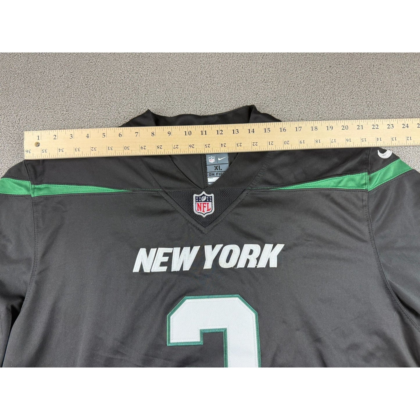 New York Jets Youth XL Jersey Black Sam Darnold #2 NFL Football Nike 2 Stitches