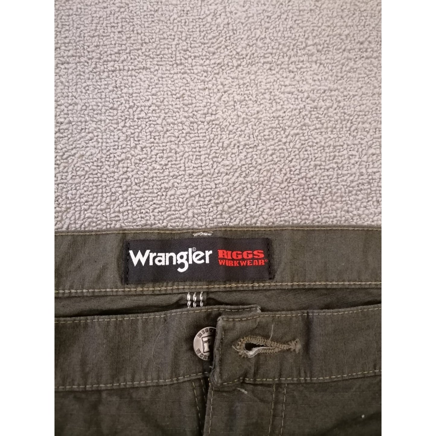 Wrangler 42x34 Male Olive Green 100% Cotton Utility Fit Durable Everyday Pants