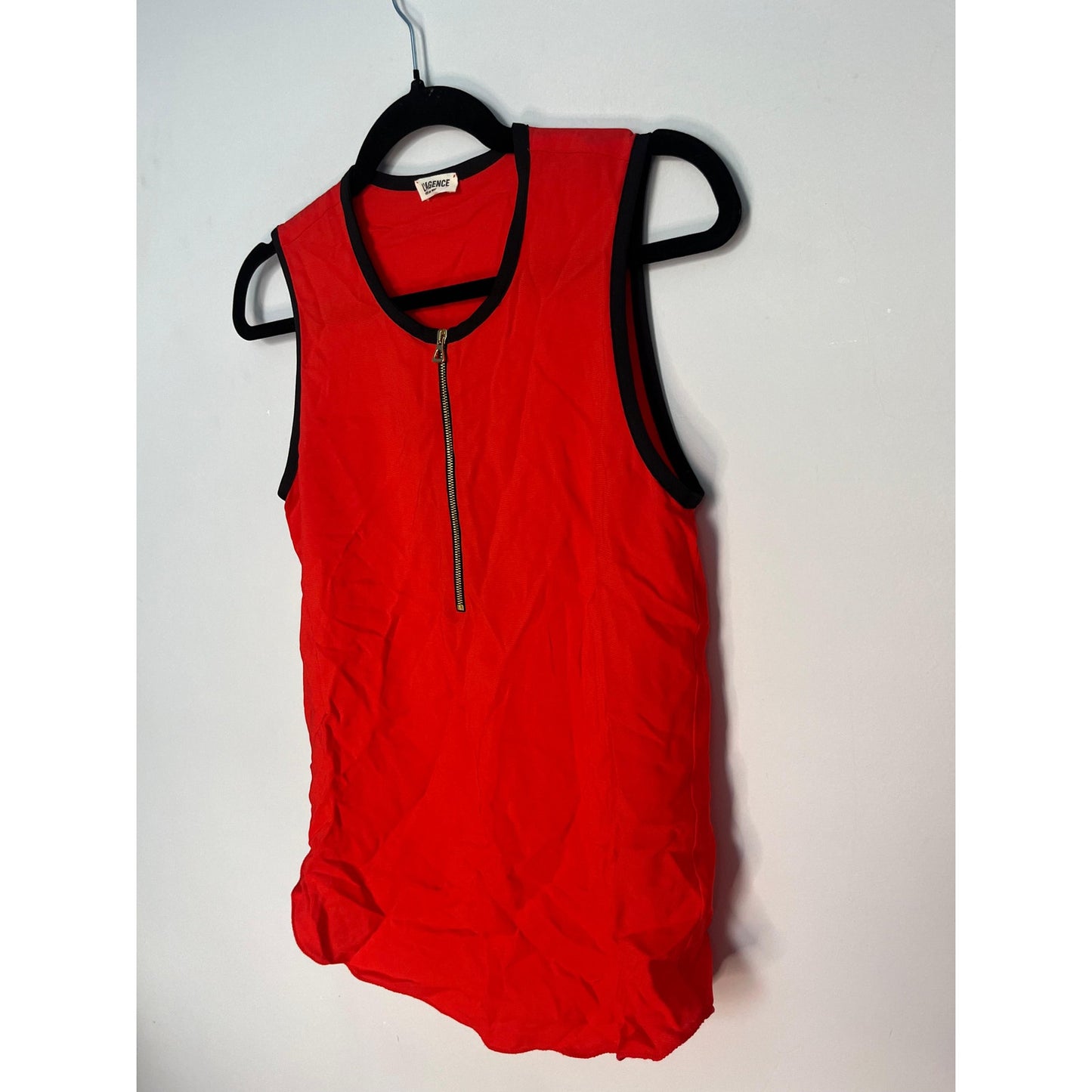 L’Agence Zip Front Tank Top Women Size 2 Red Black Trim Sleeveless Blouse