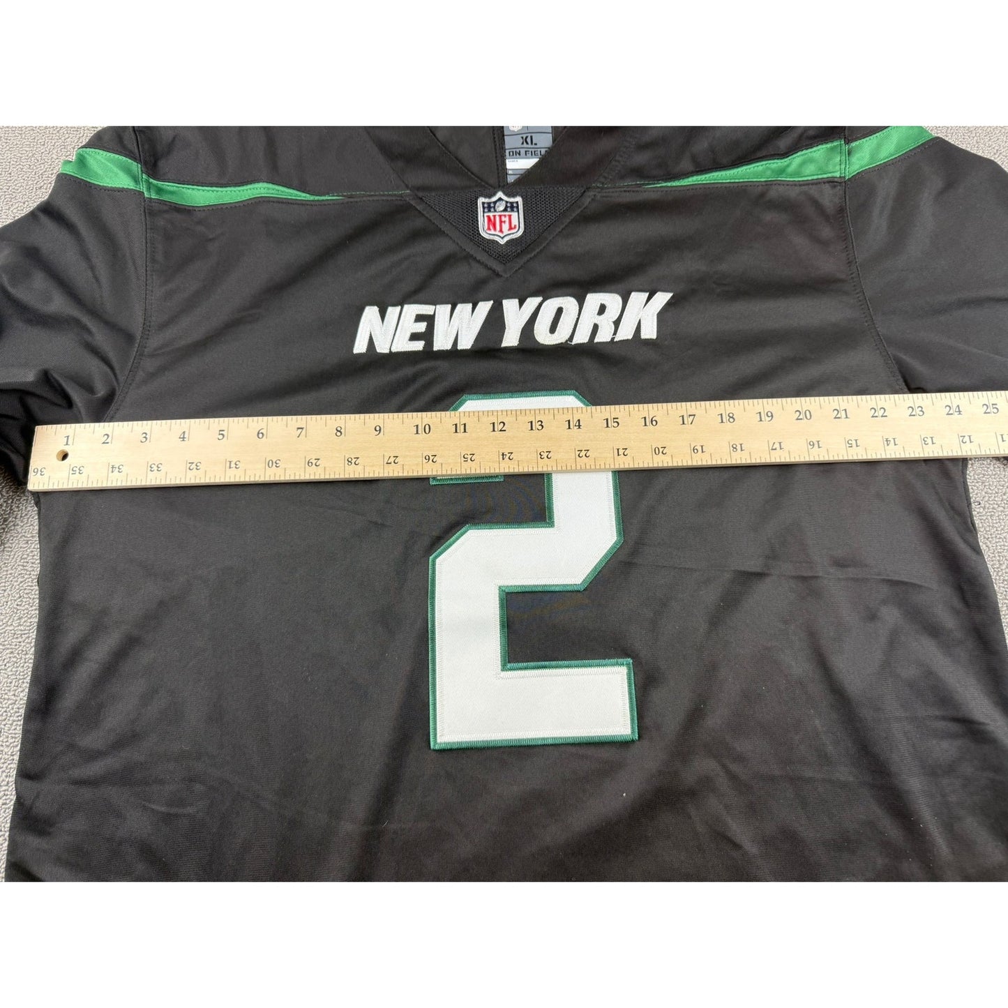 New York Jets Youth XL Jersey Black Sam Darnold #2 NFL Football Nike 2 Stitches