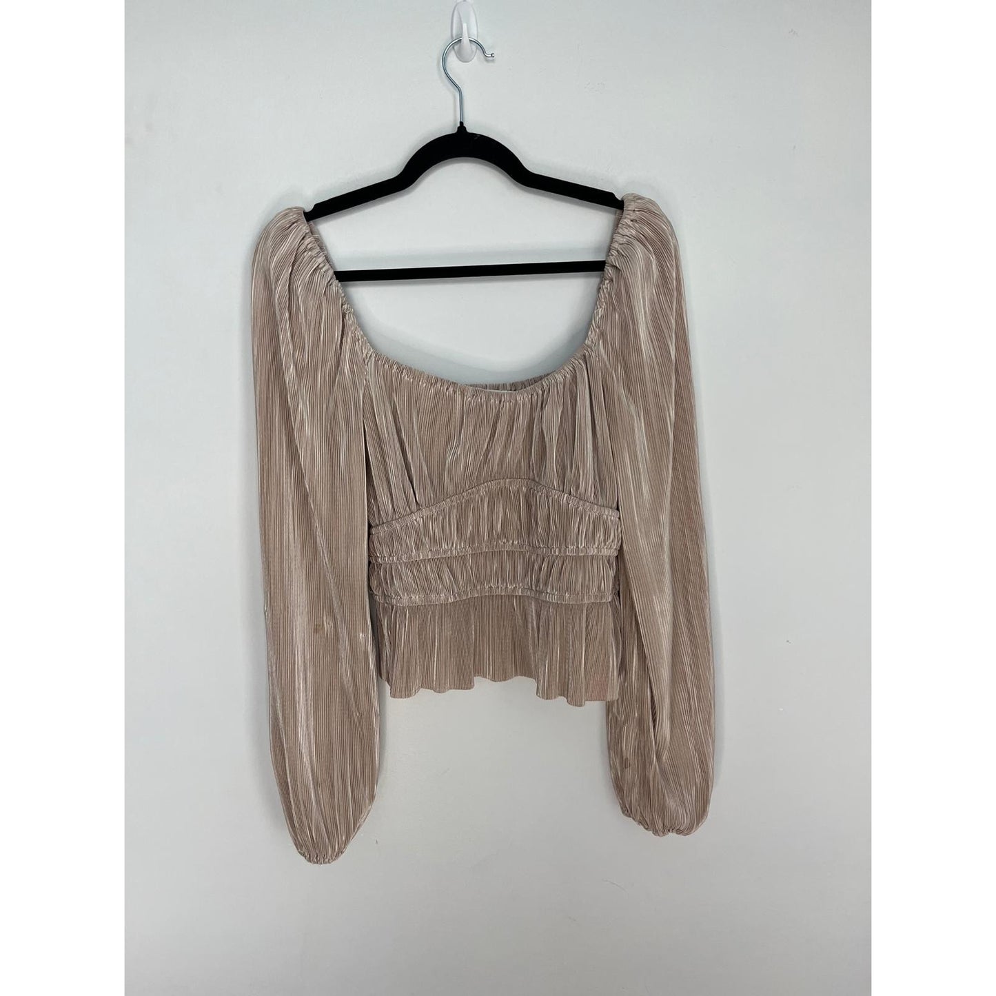 ASTR The Label Pleated Puff Sleeve Blouse Women M Beige Ruched Peplum Top