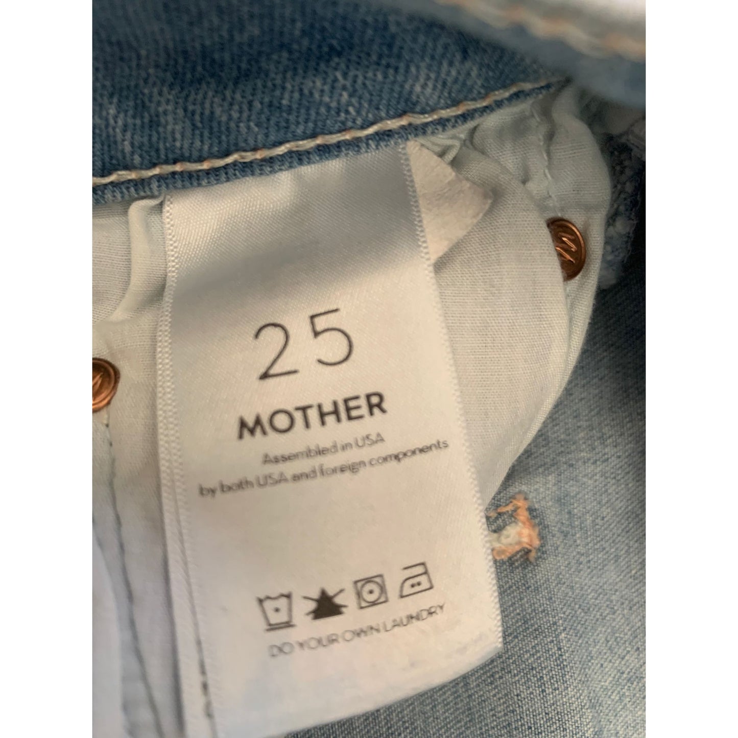Mother Women's 25 Light Wash Frayed Hem Denim Shorts