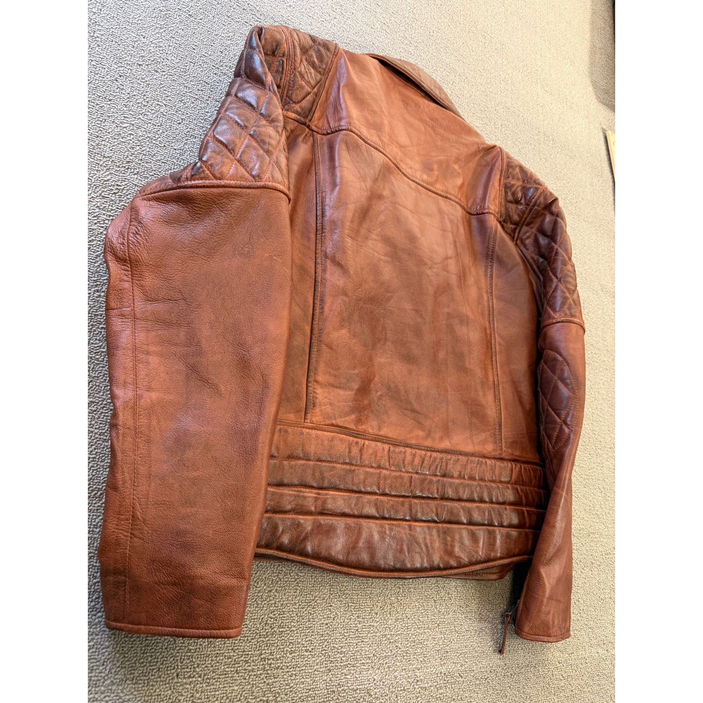FZ Merchandise Large Men's Brown Leather Motorcycle Jacket Quilted Shoulders