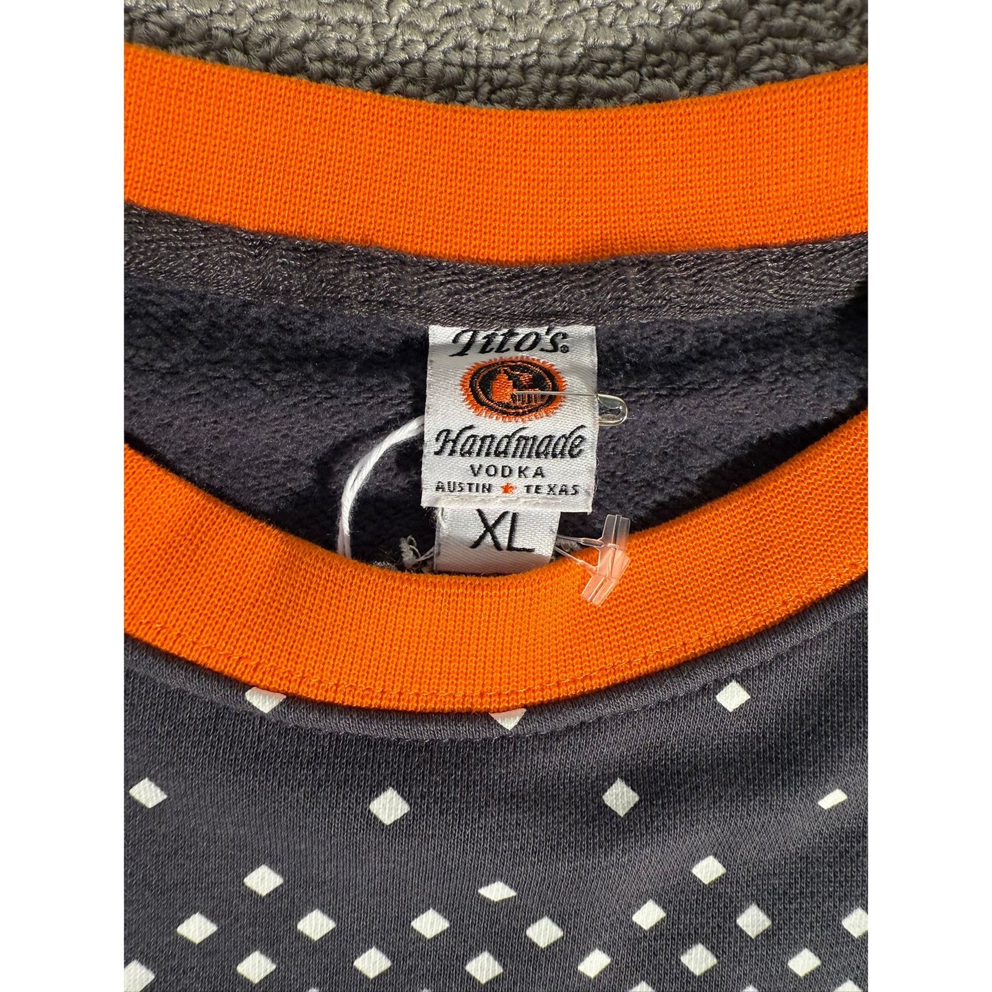 Tito’s Vodka Graphic Crewneck Sweatshirt Men XL Ugly Christmas Orange Holiday