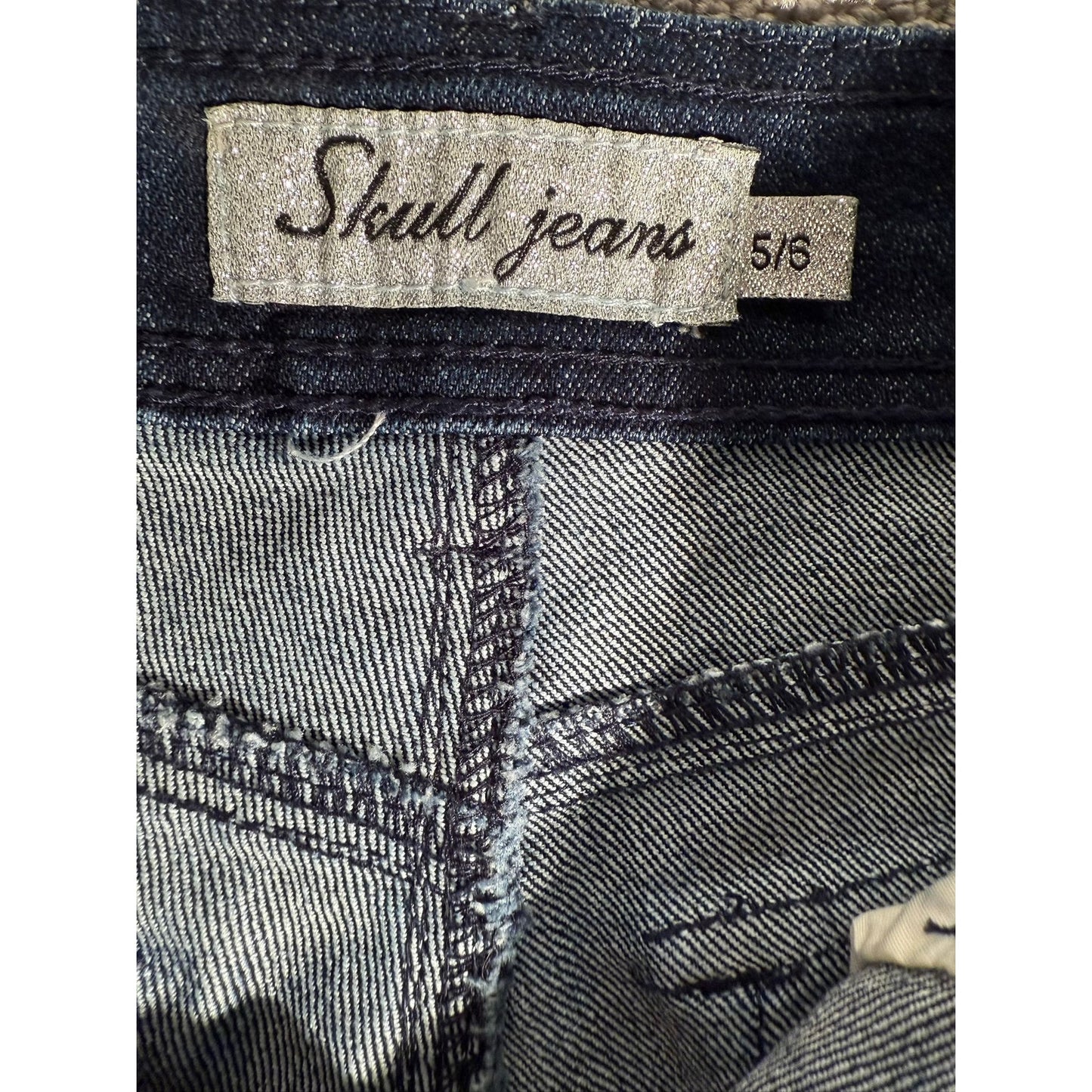 Skull Jeans Women's Dark Wash Cropped Denim Pants Size 5/6
