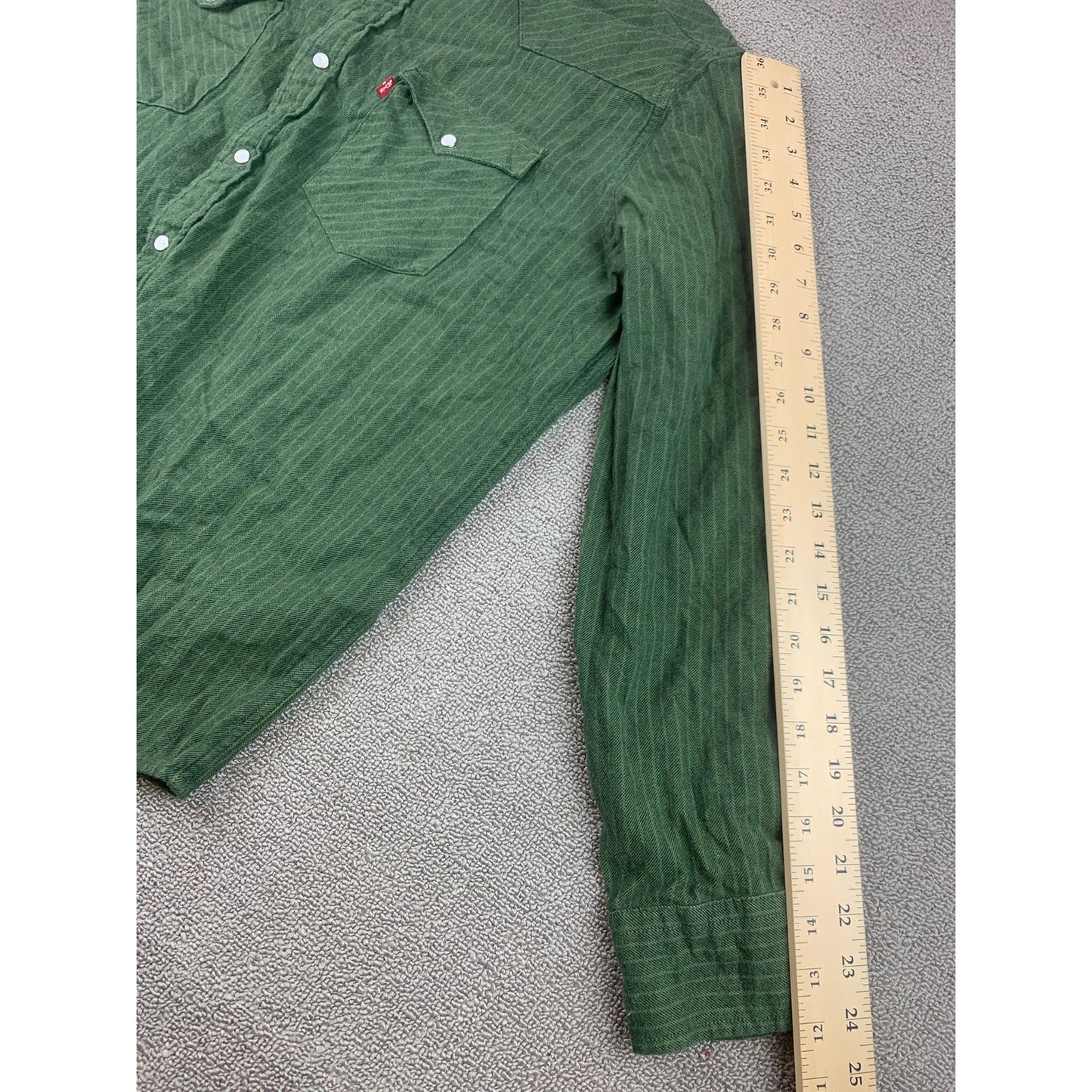 Levi's Men's Size XL Flannel Western Shirt with Green Stripes and Pearl Snaps
