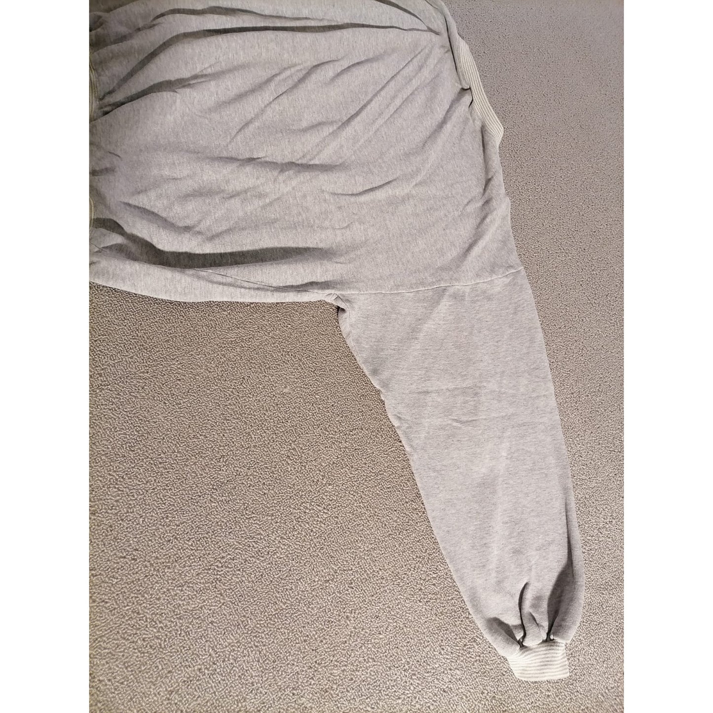 SISLEY Large Female Grey Cariboo Bugaboo Winter Paradise Graphic Sweatshirt Top